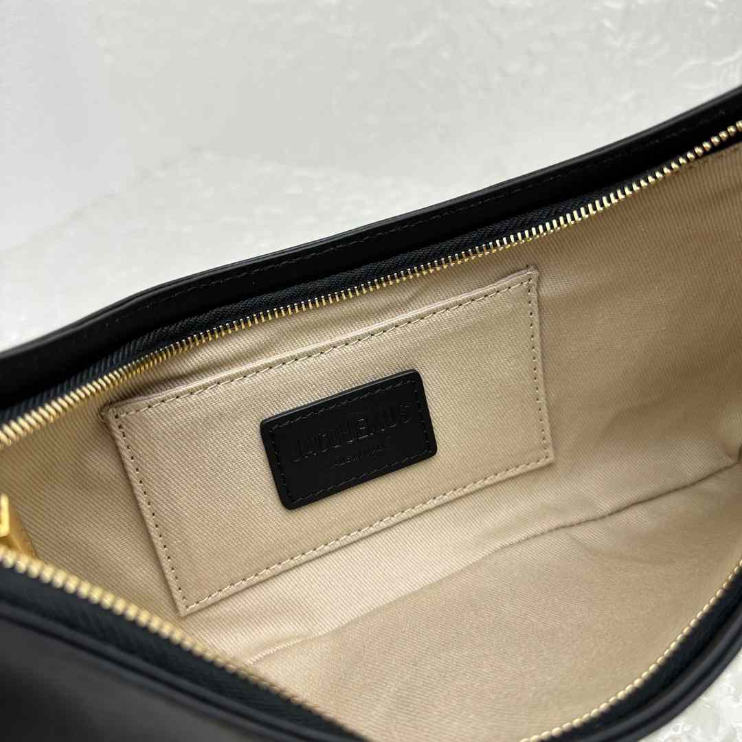 Jacquemus The Bisou Perle - DesignerGu