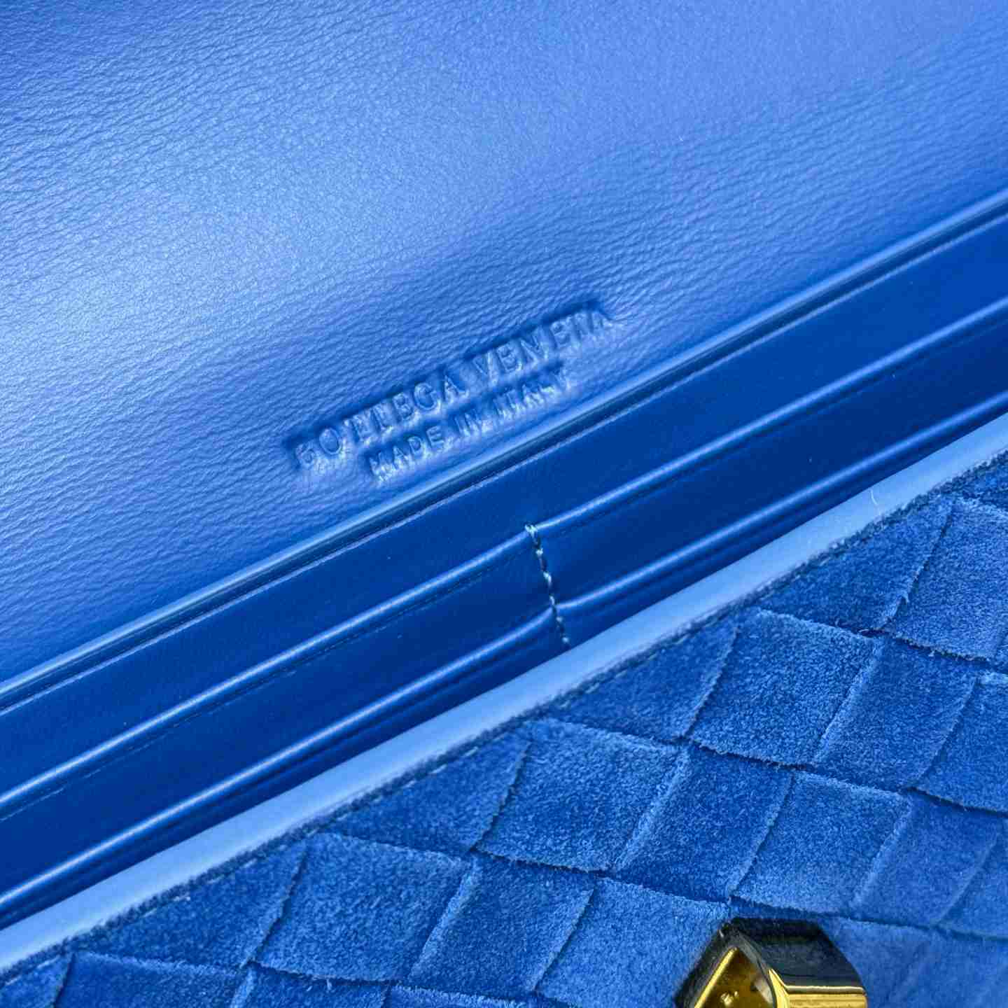 Bottega Veneta Andiamo Clutch 31*13*3cm - DesignerGu