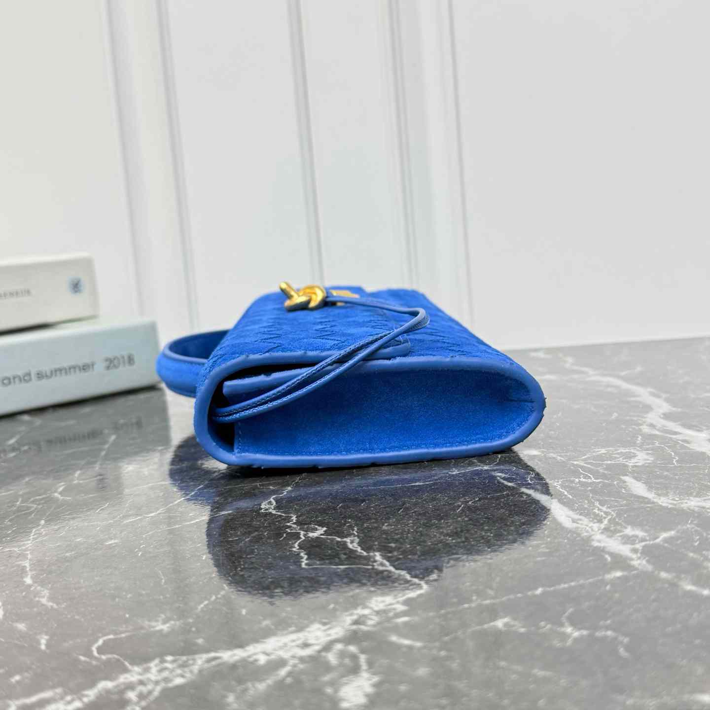 Bottega Veneta Andiamo Clutch 31*13*3cm - DesignerGu