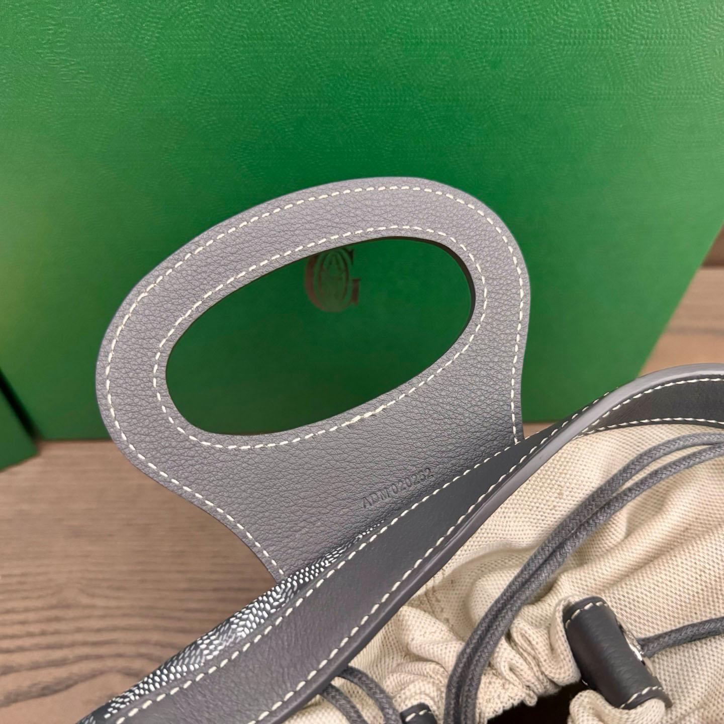 Goyard Beluga Mini Bag - DesignerGu