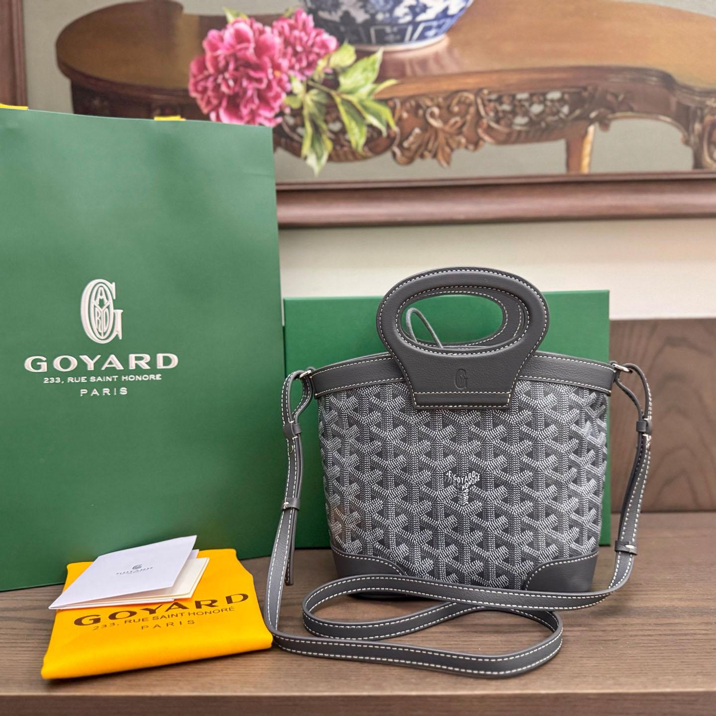 Goyard Beluga Mini Bag - DesignerGu