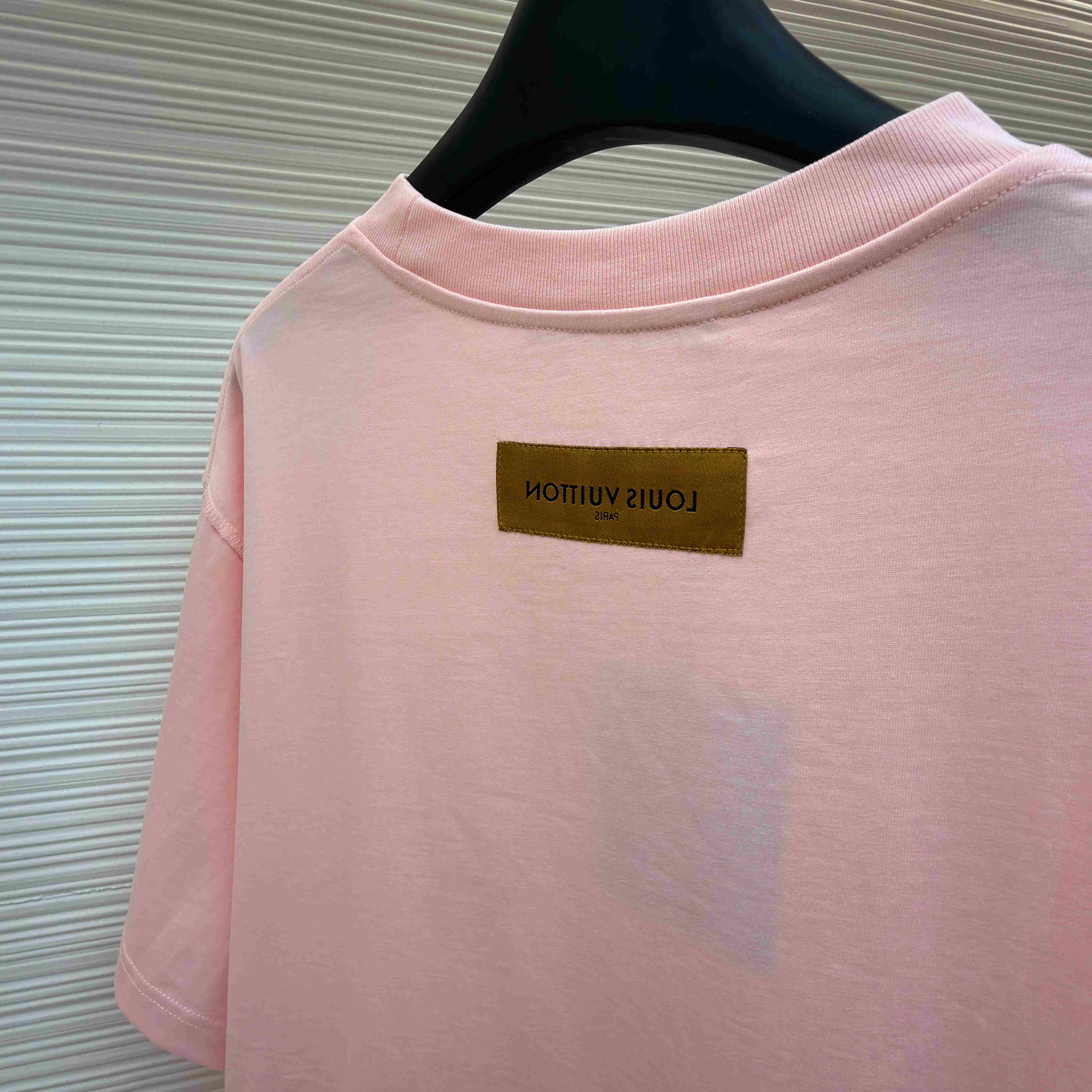 Louis Vuitton Embossed LV T-Shirt   1AJDUU - DesignerGu
