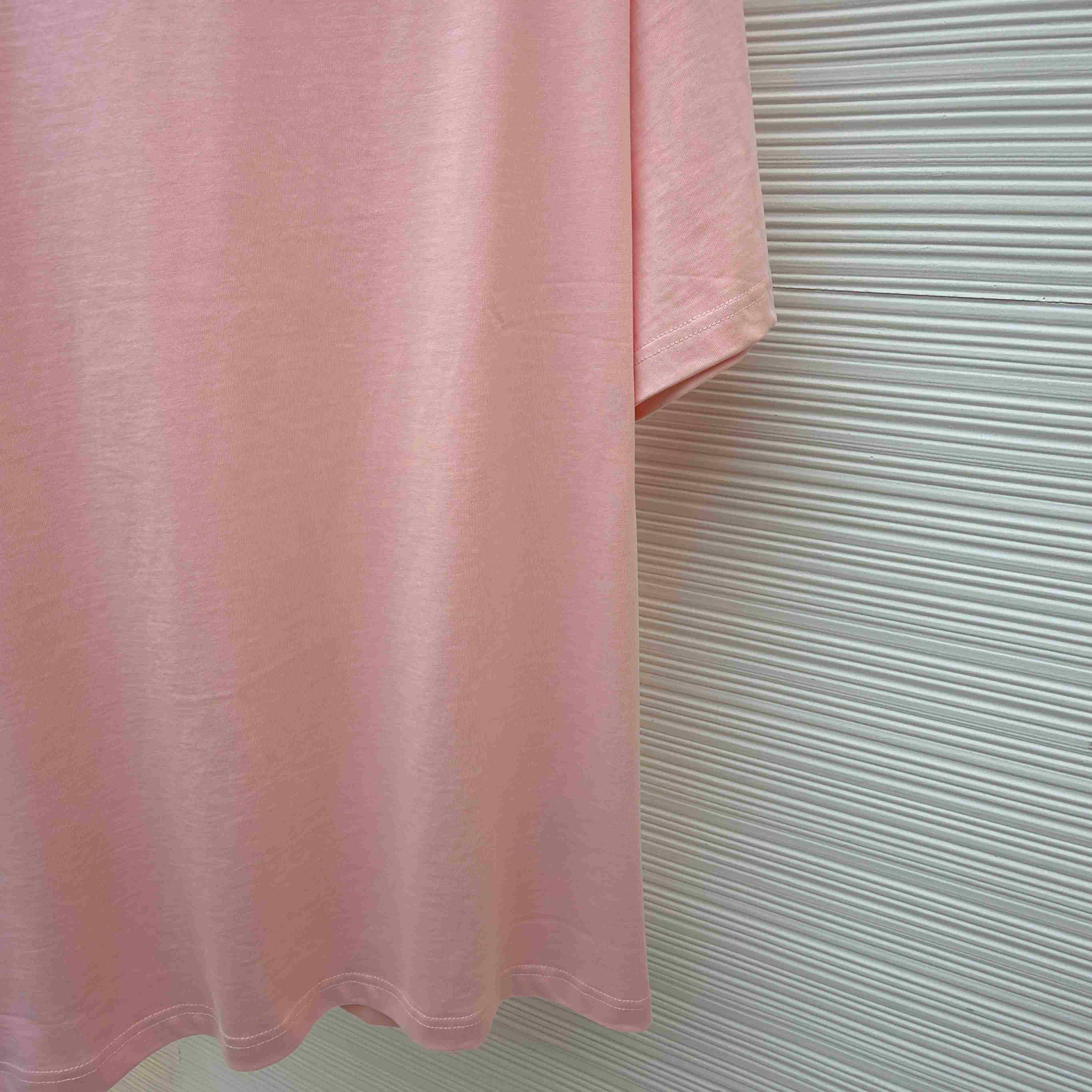 Louis Vuitton Embossed LV T-Shirt   1AJDUU - DesignerGu