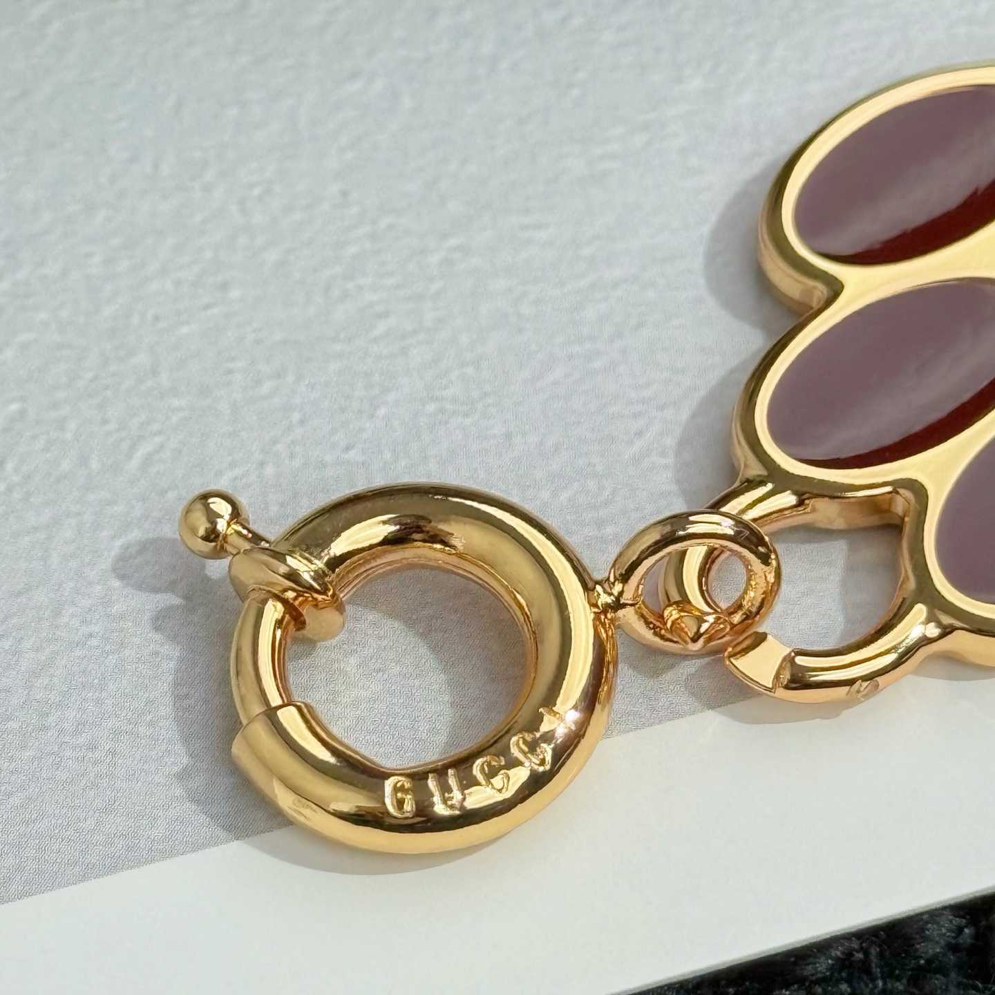 Gucci Paw-shaped Charm - DesignerGu