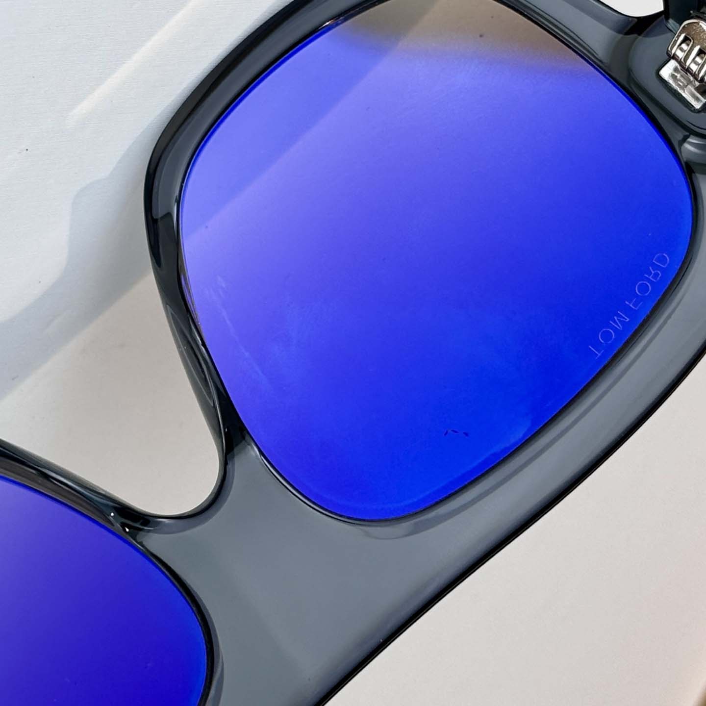 Tom Ford FT1324 Sunglasses - DesignerGu