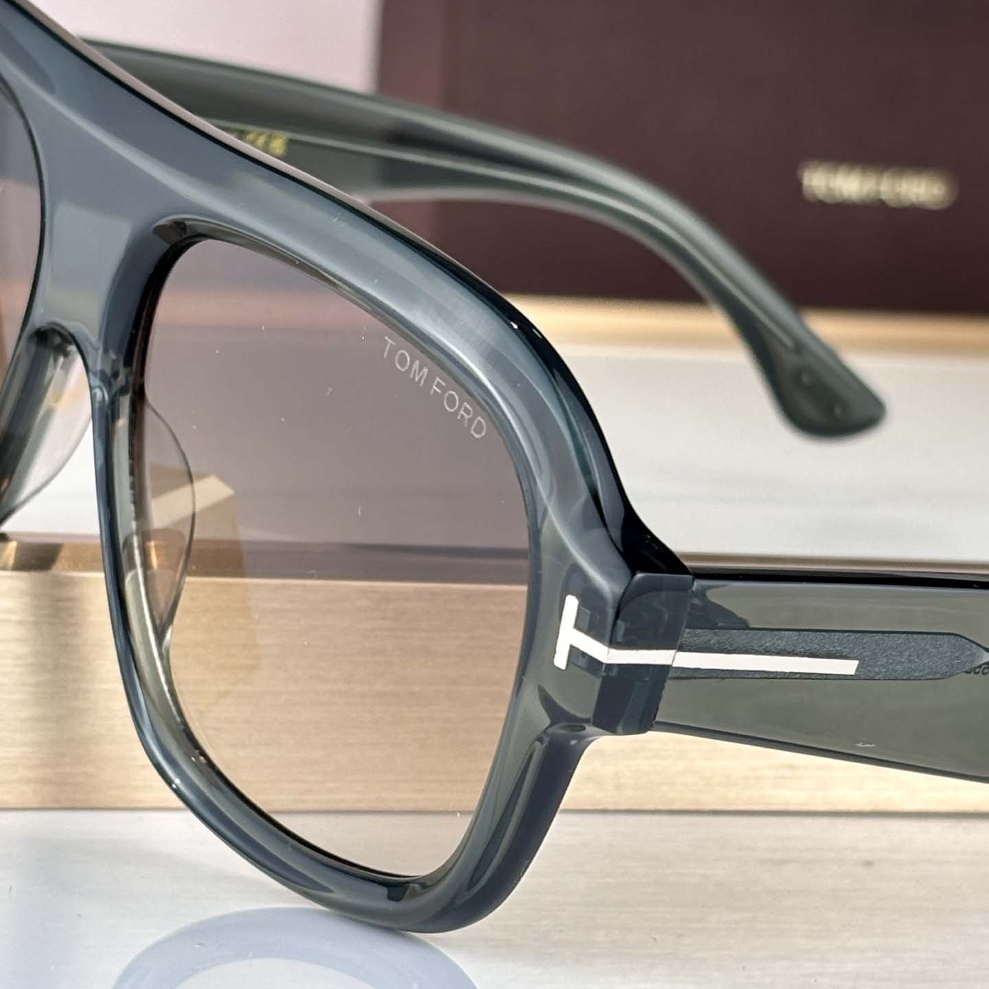 Tom Ford FT1324 Sunglasses - DesignerGu