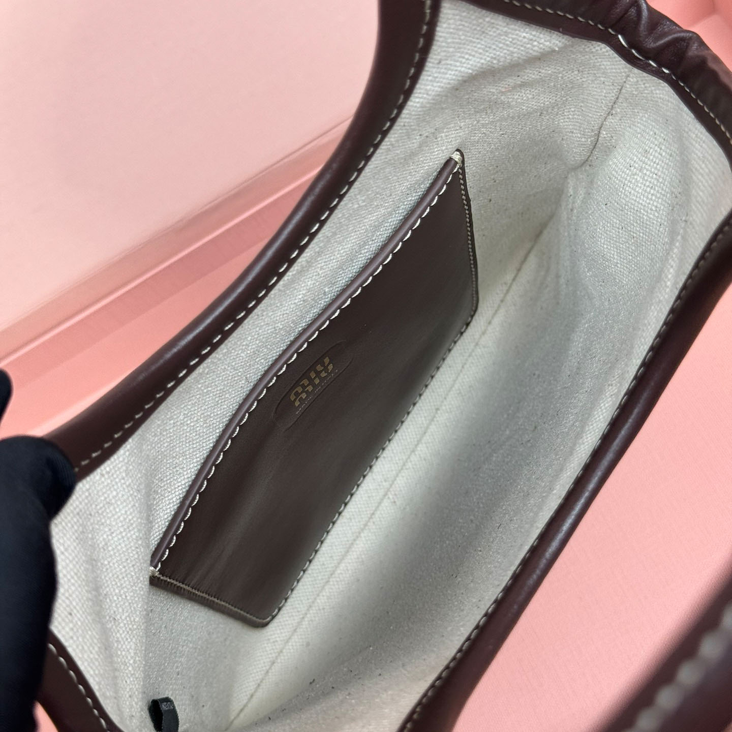 Miu Miu Ivy Leather Handbag - DesignerGu