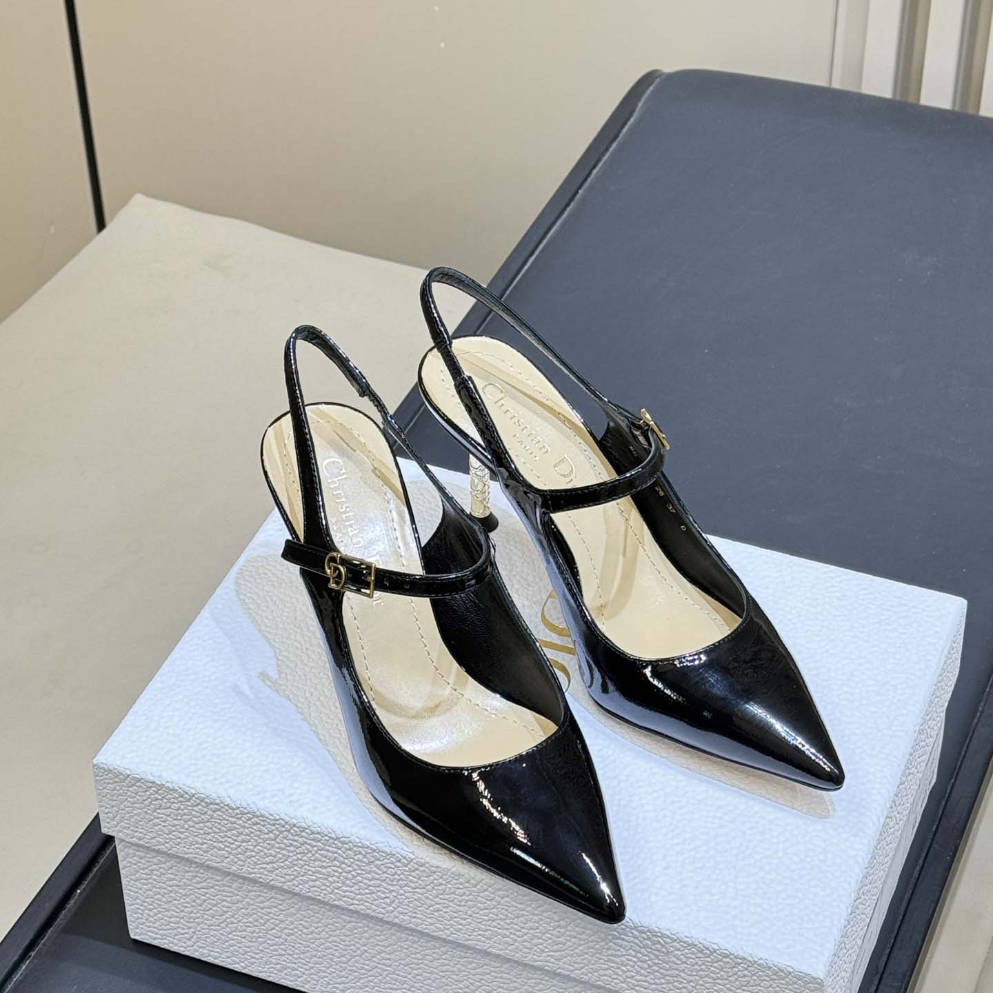 Dior Icon Slingback Pump  - DesignerGu