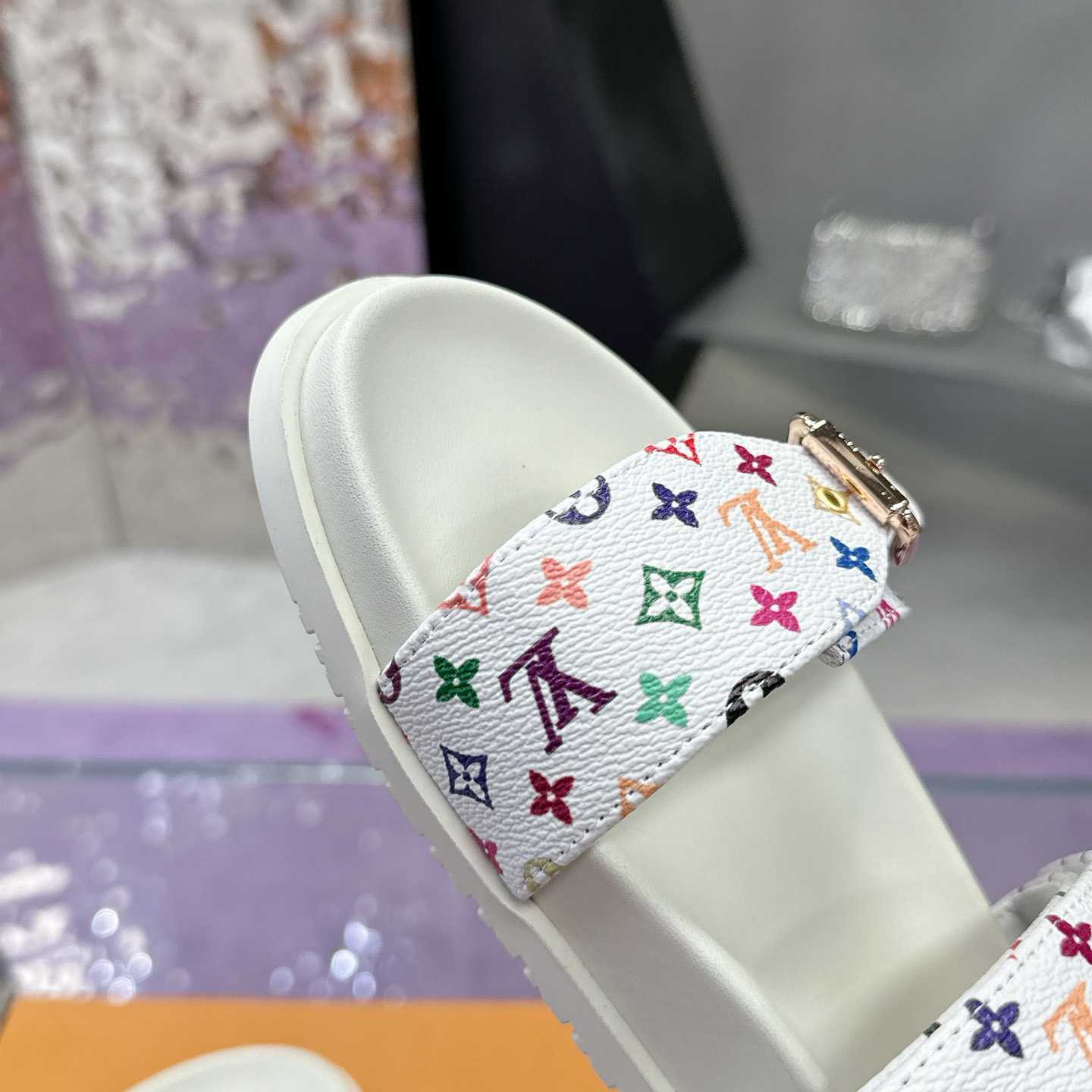 Louis Vuitton LV x TM Bom Dia Flat Comfort Mule 1AJLI7 - DesignerGu