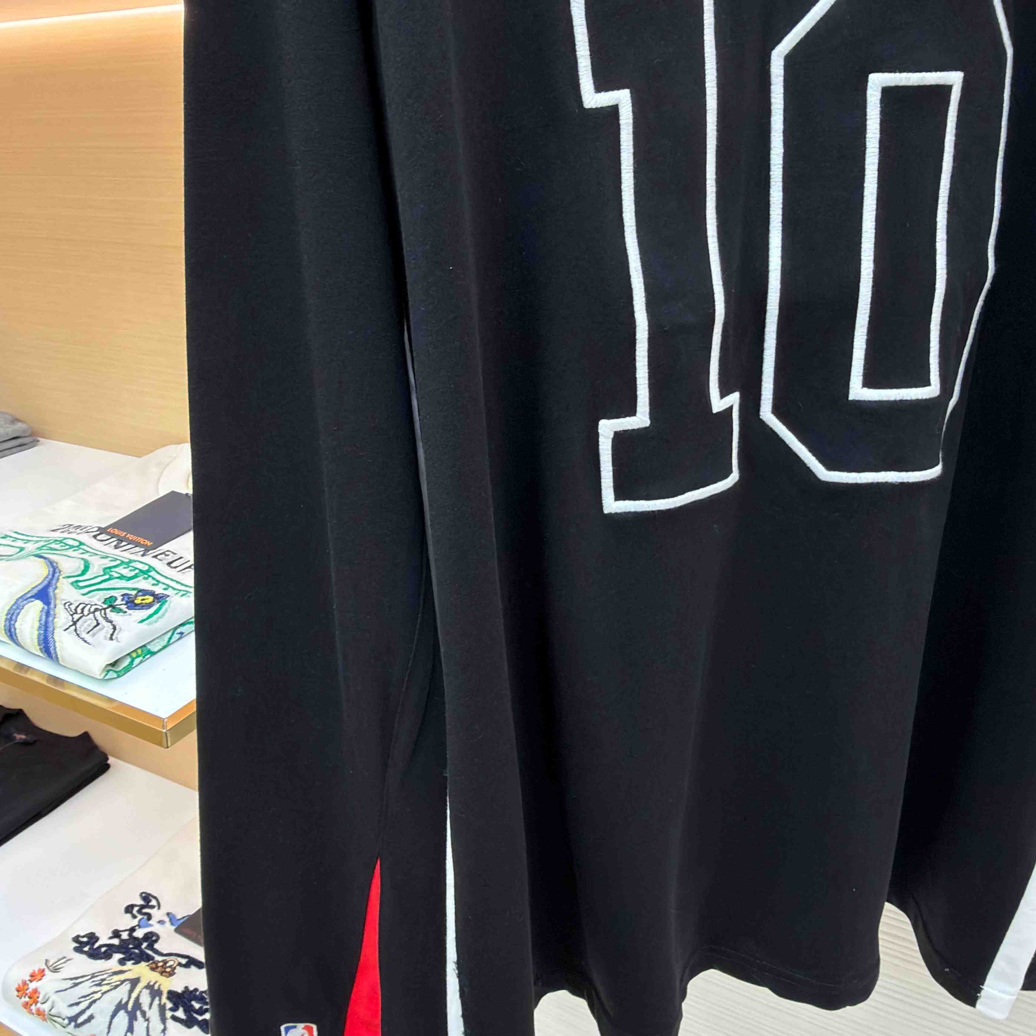 Balenciaga | Nba Collaboration Oversized Long Sleeve T-shirt In Black/Multicolor  - DesignerGu