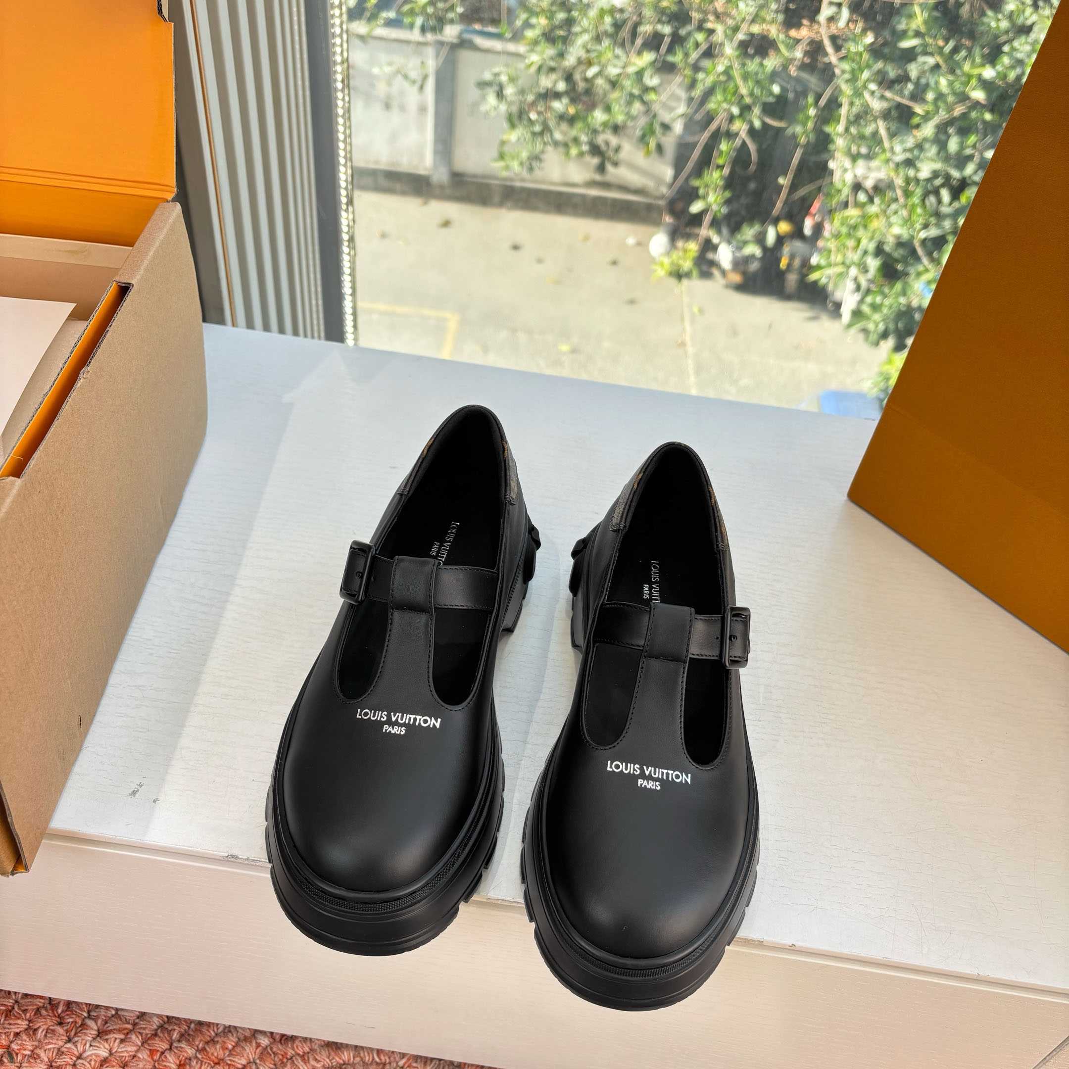 Louis Vuitton LV Squad Mary Jane - DesignerGu