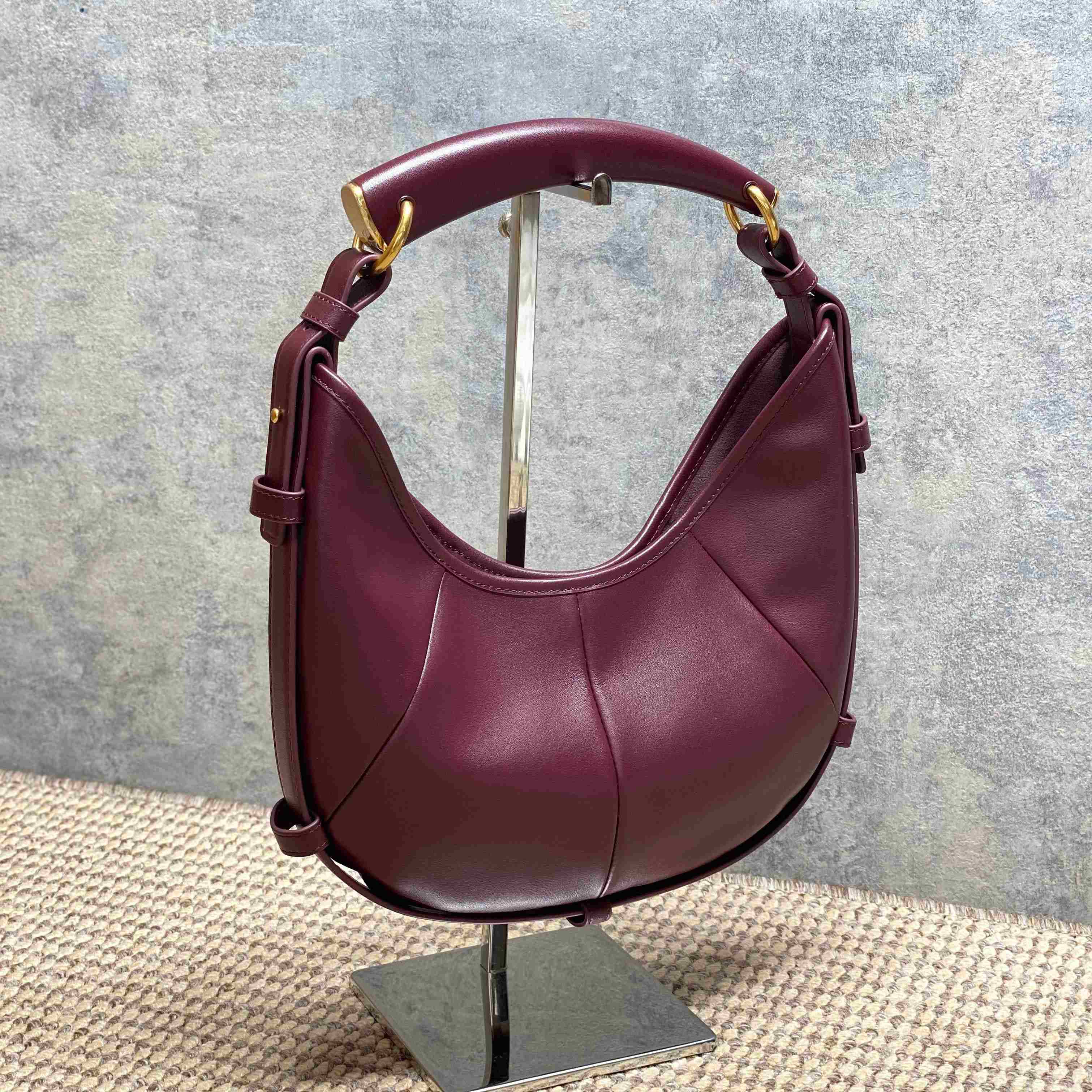 Saint Laurent MOMBASA Small In Leather - DesignerGu