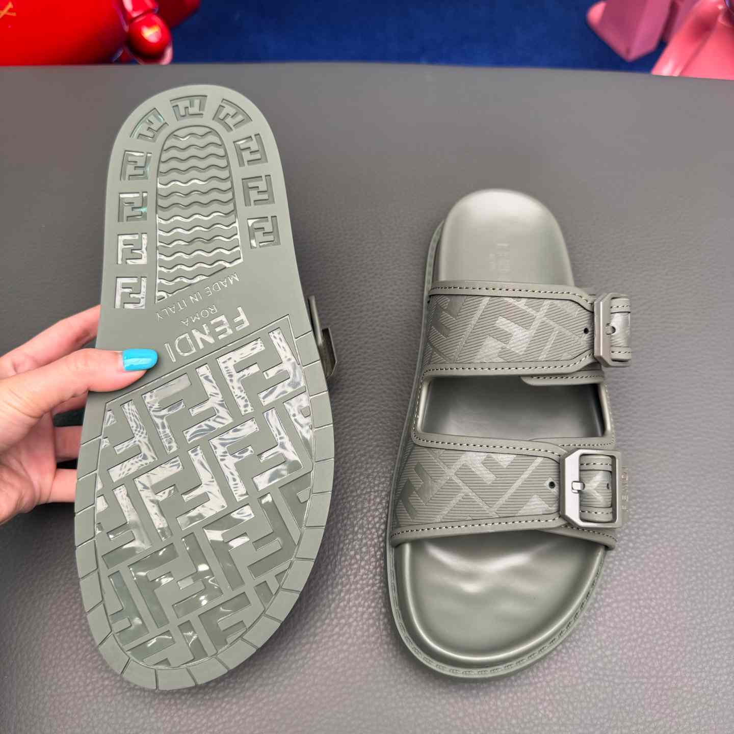 Fendi Feel Logo Sandals - DesignerGu