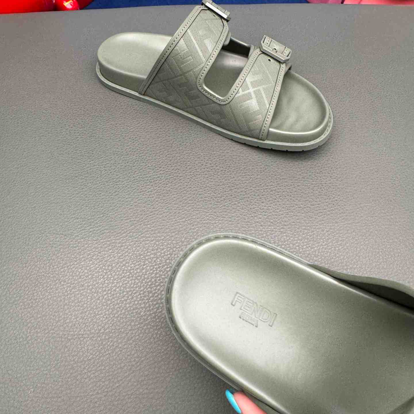 Fendi Feel Logo Sandals - DesignerGu