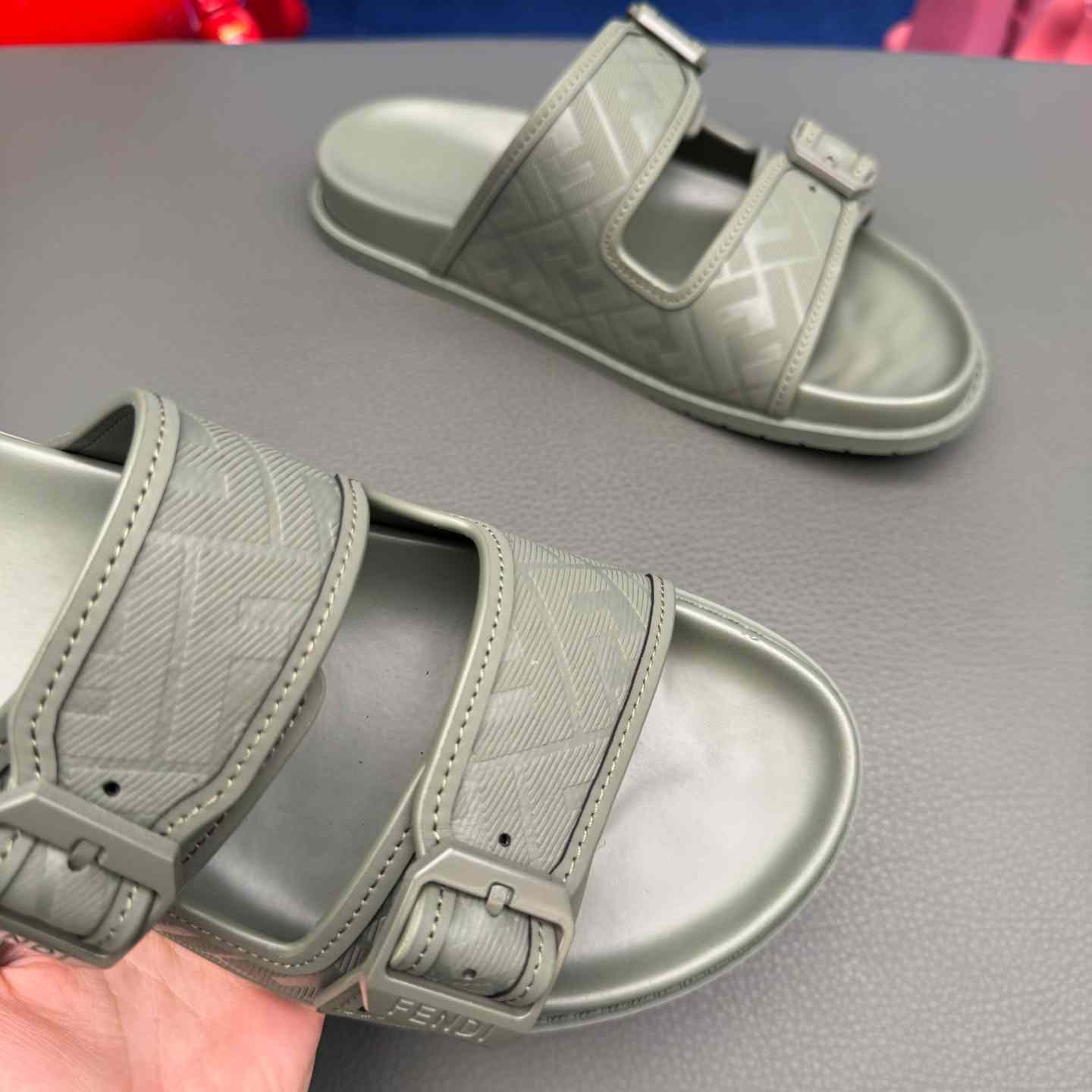 Fendi Feel Logo Sandals - DesignerGu