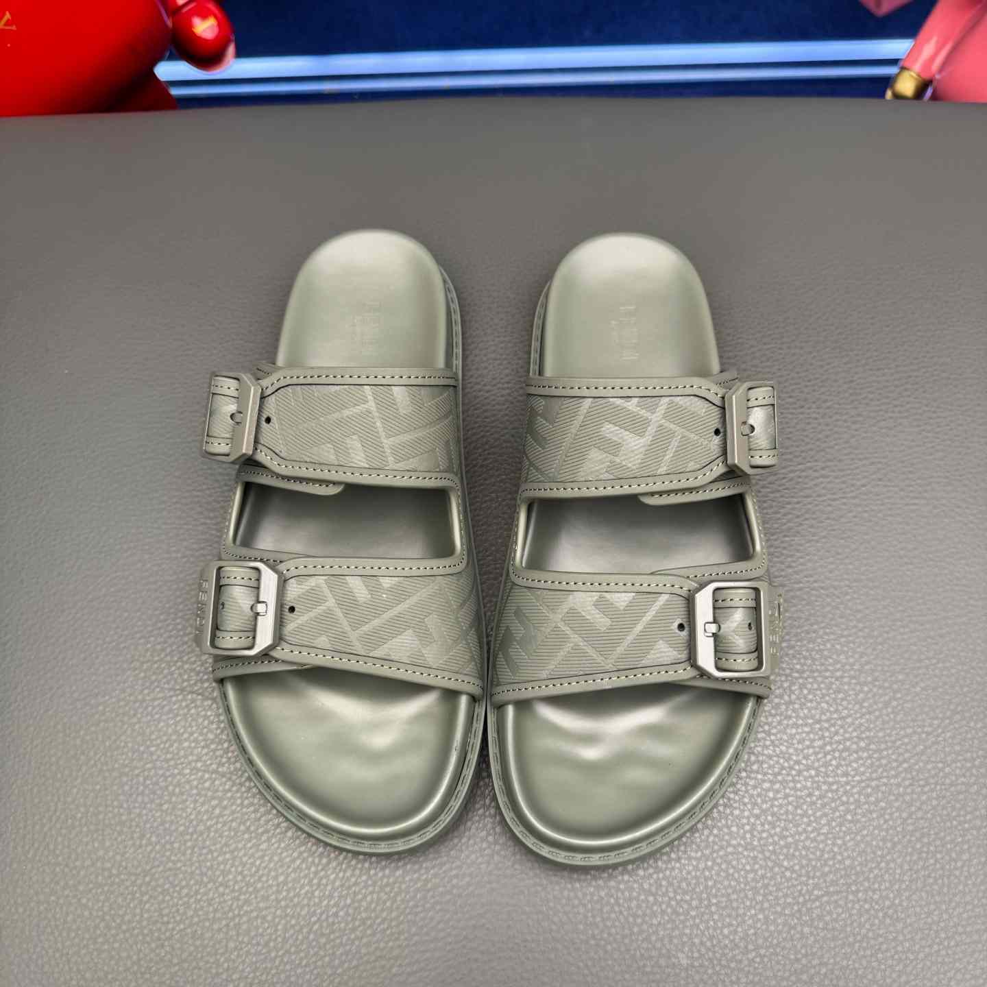 Fendi Feel Logo Sandals - DesignerGu