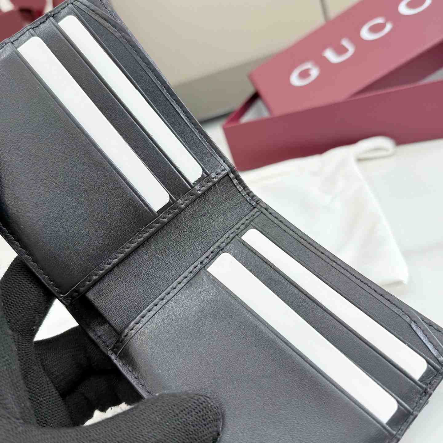 Gucci Web Trademark Bi-Fold Wallet - DesignerGu