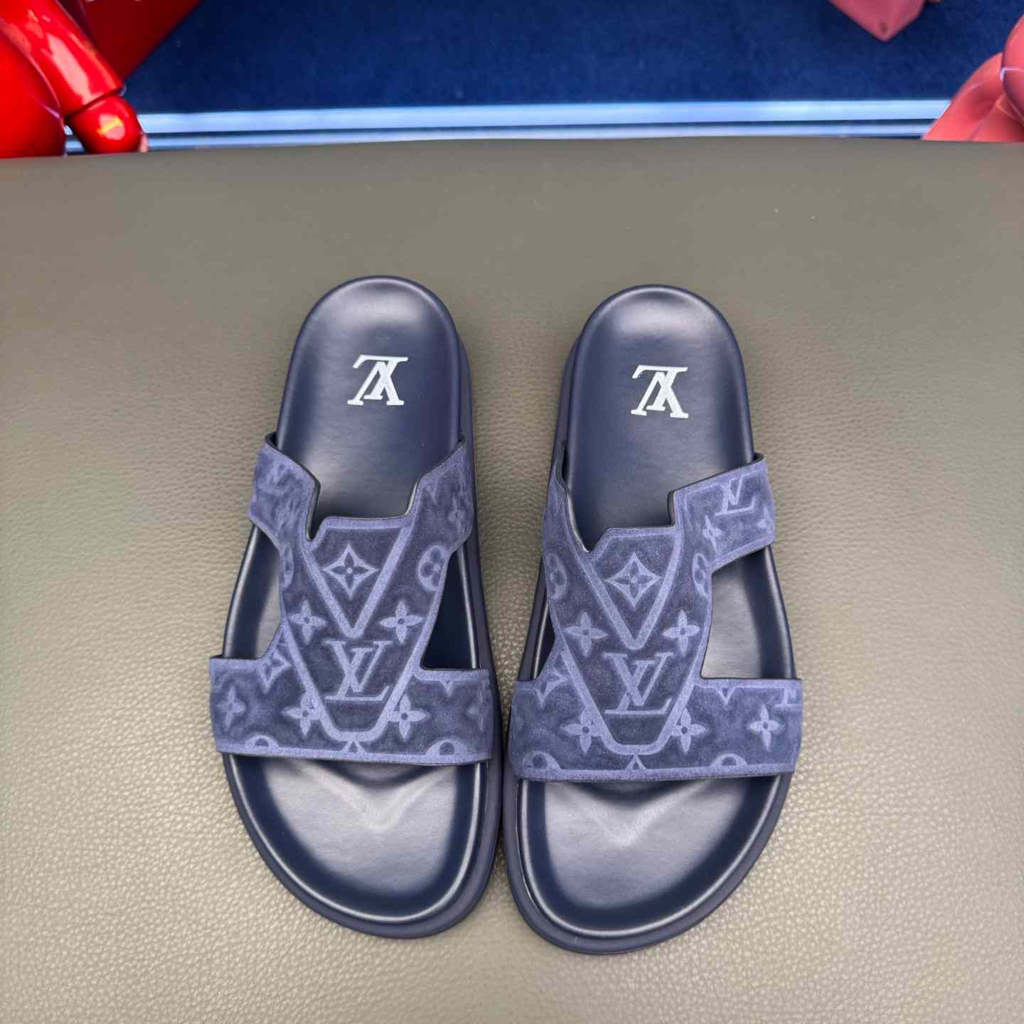 Louis Vuitton LV Oasis Mule    - DesignerGu