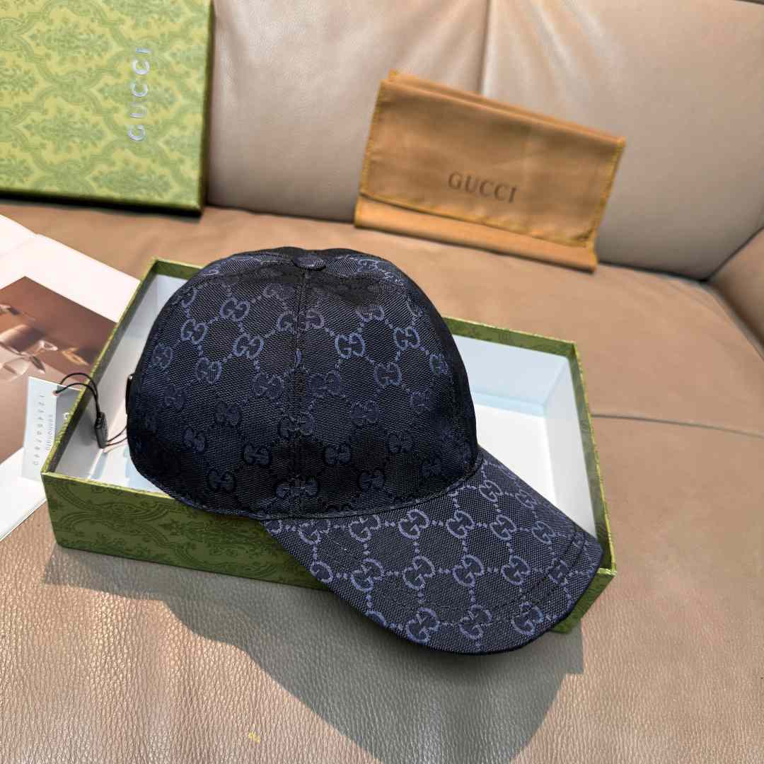 Gucci GG Canvas Baseball Hat - DesignerGu