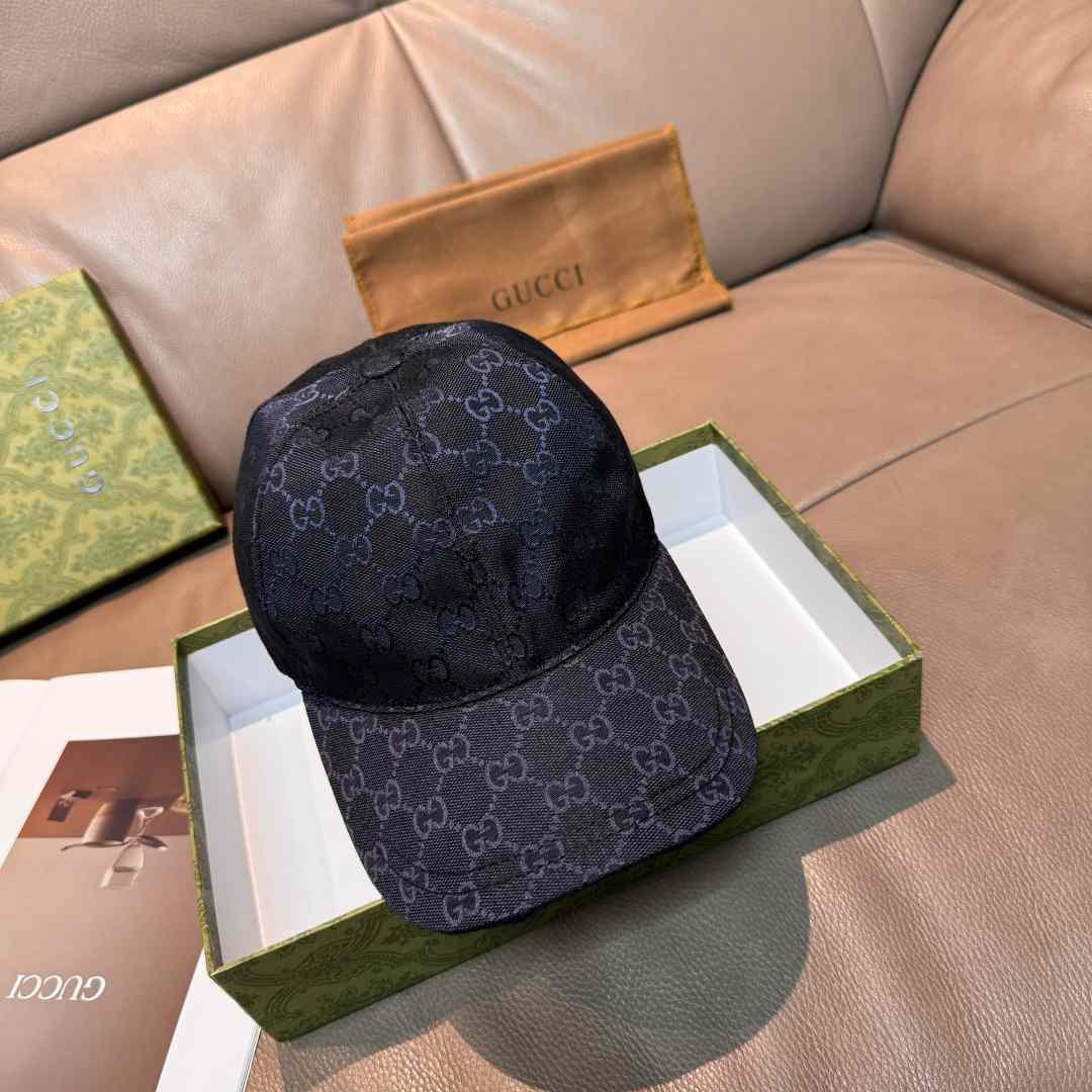 Gucci GG Canvas Baseball Hat - DesignerGu