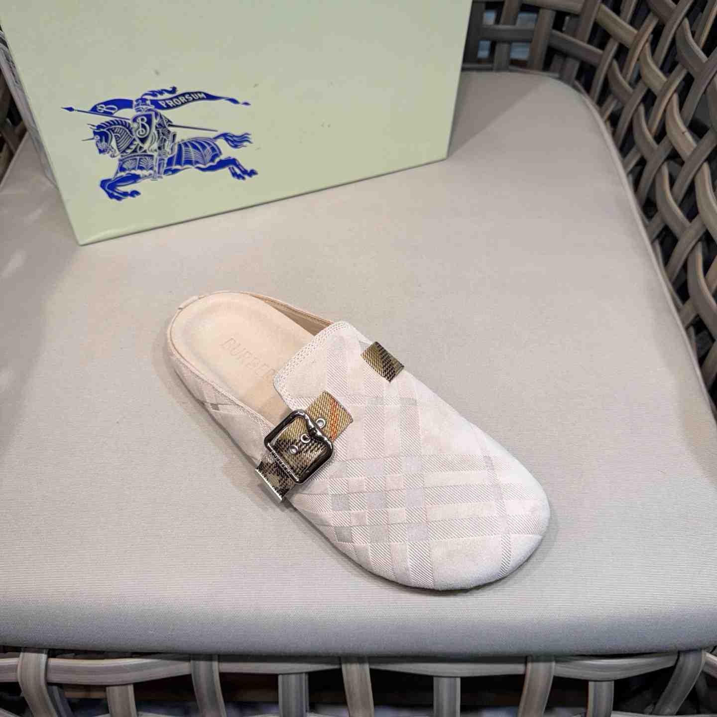 Burberry Suede Urchin Clogs - DesignerGu