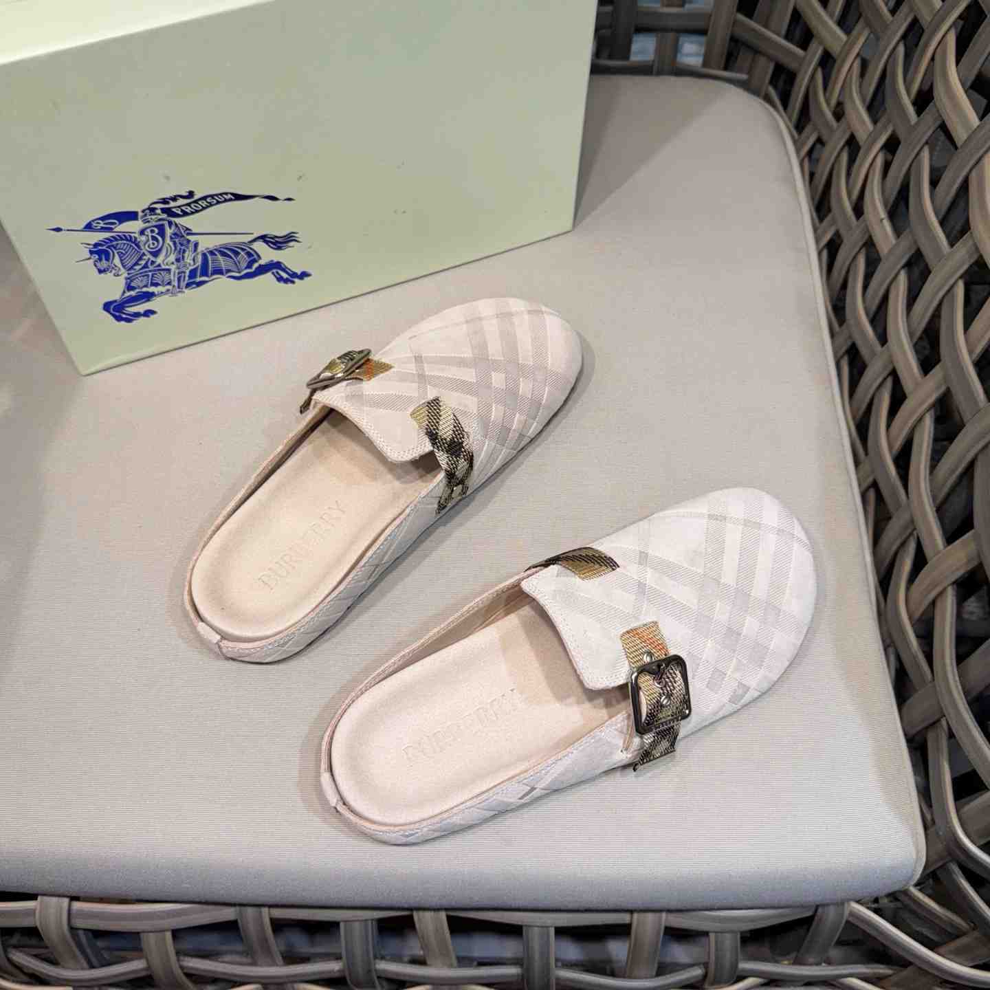 Burberry Suede Urchin Clogs - DesignerGu