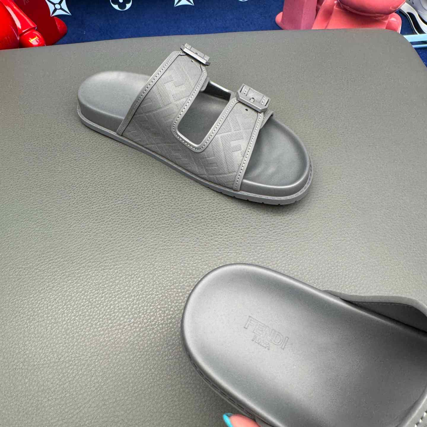 Fendi Feel Logo Sandals - DesignerGu