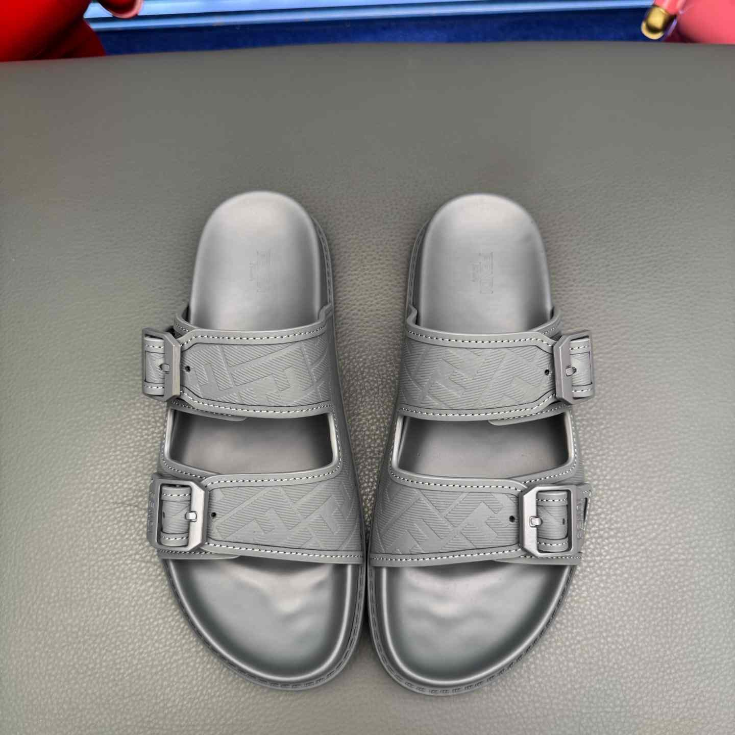 Fendi Feel Logo Sandals - DesignerGu