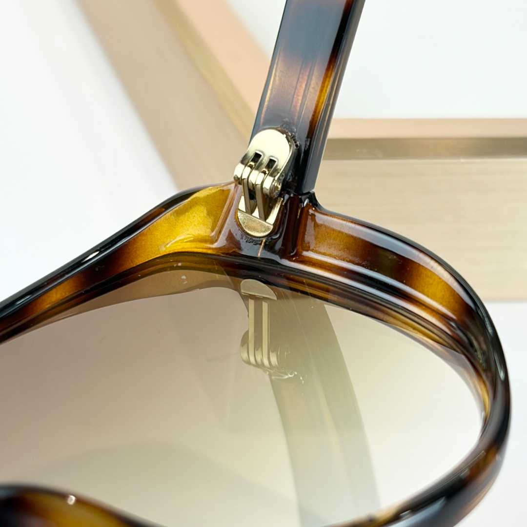 Tom Ford TF1182 Sunglasses - DesignerGu