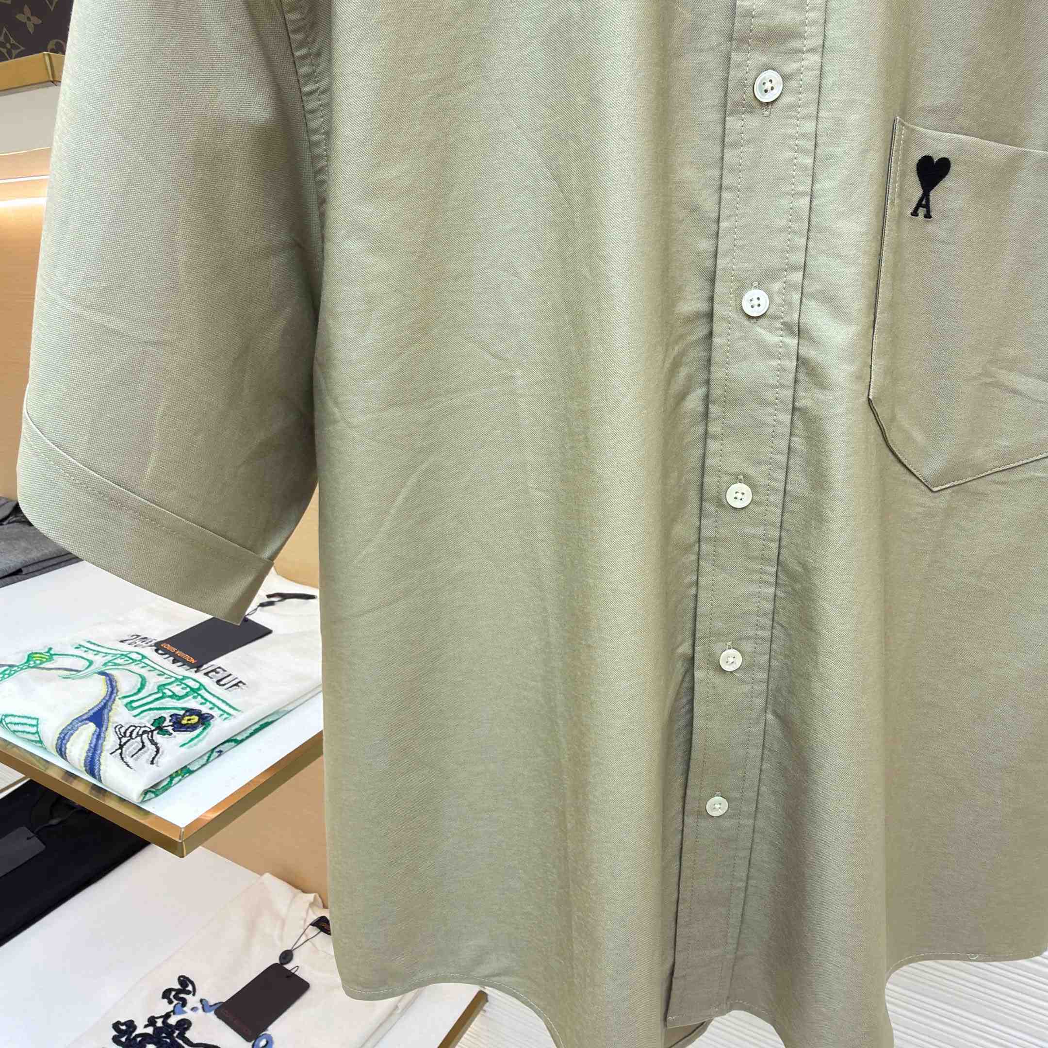 AMI Paris Ami Button-Down Short-Sleeve Shirt - DesignerGu