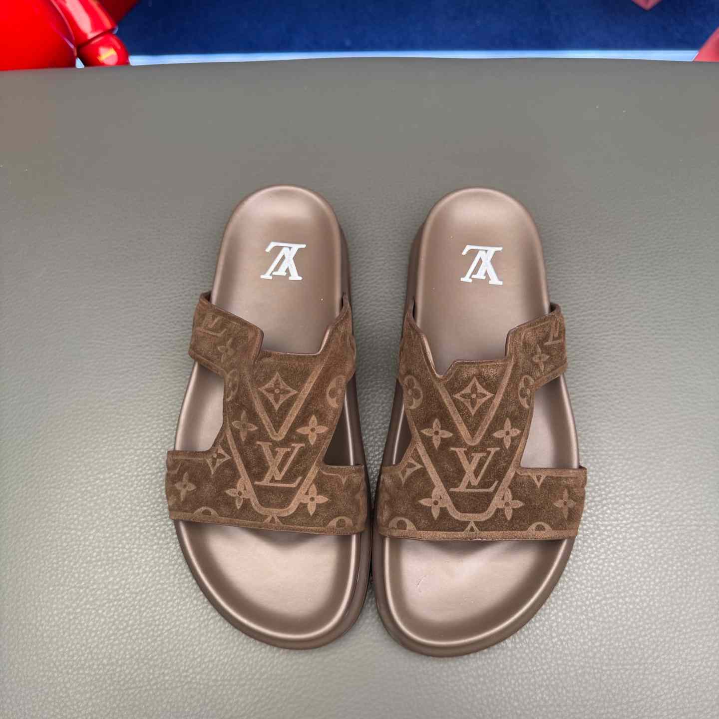 Louis Vuitton LV Oasis Mule    - DesignerGu