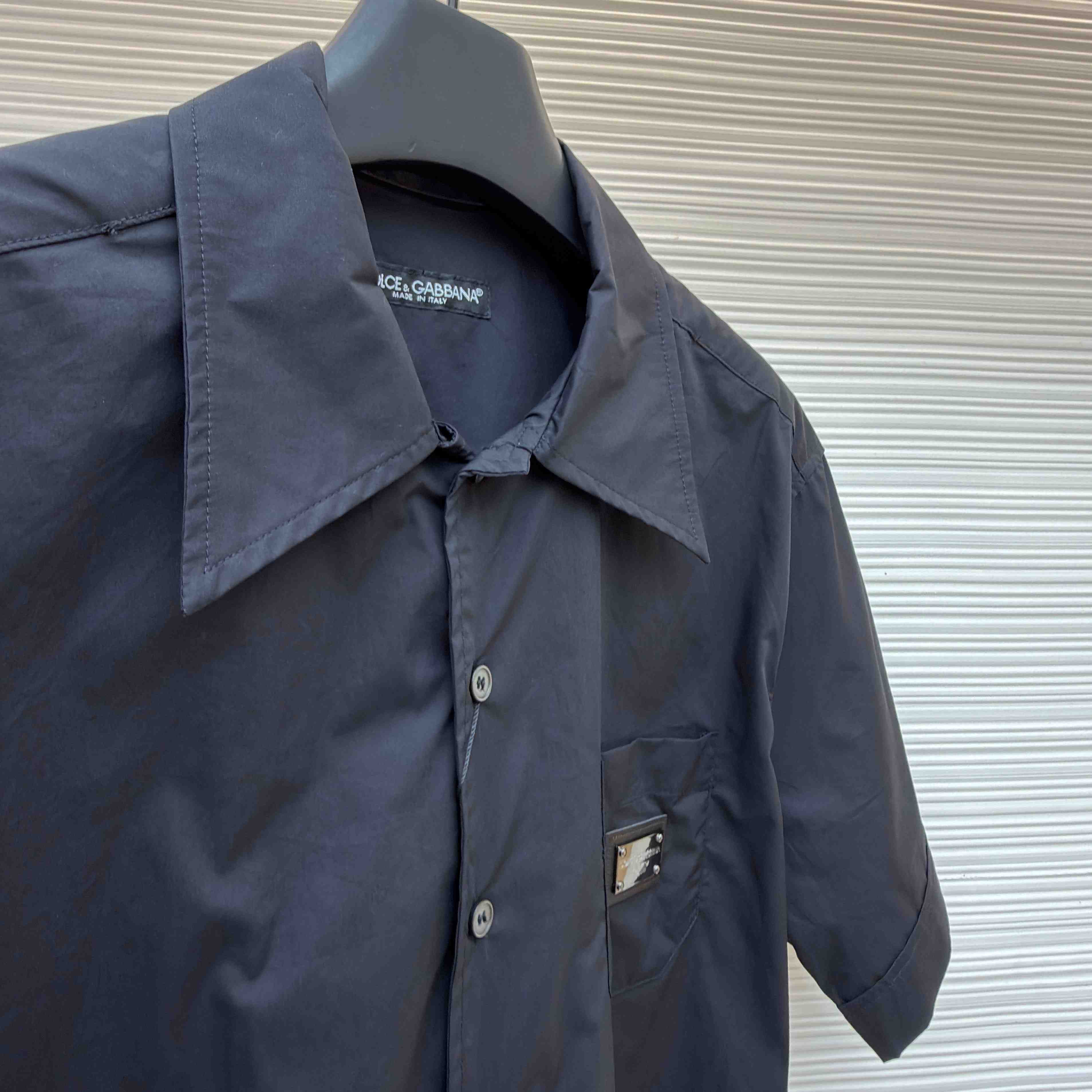 Dolce & Gabbana Logo Plaque Cotton Short Sleeved Shirt - DesignerGu