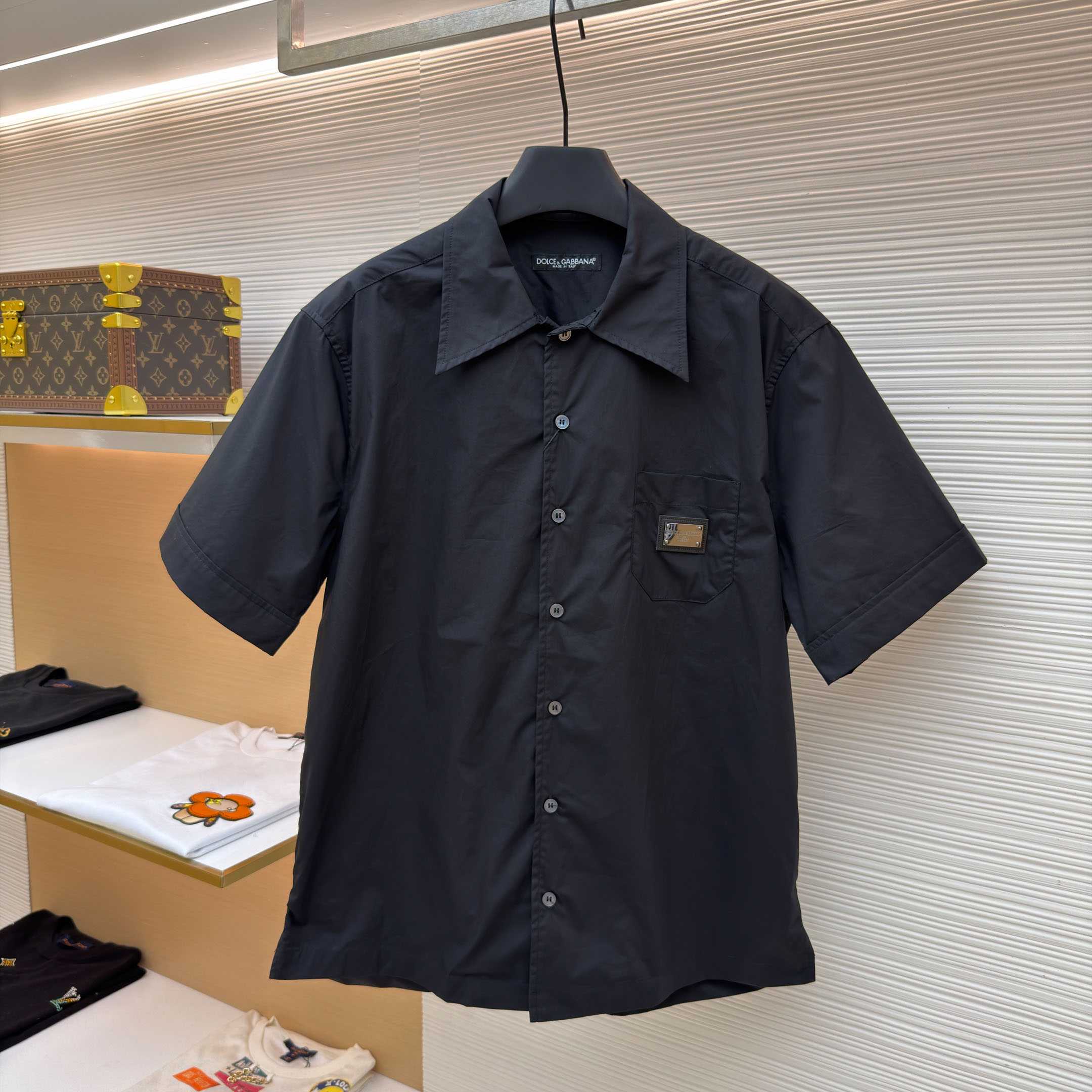 Dolce & Gabbana Logo Plaque Cotton Short Sleeved Shirt - DesignerGu