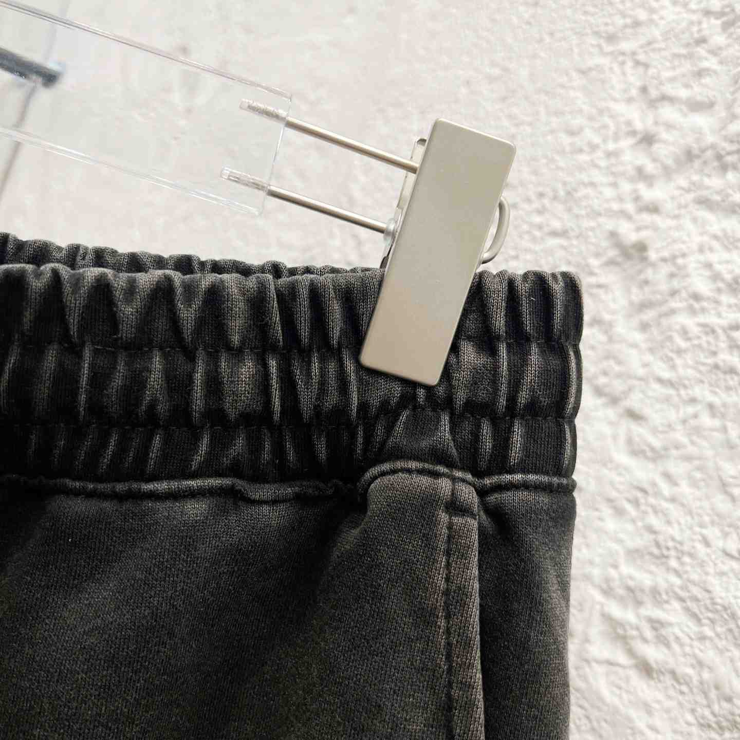 Prada Shorts    - DesignerGu