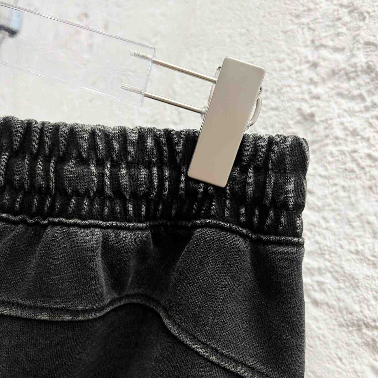 Prada Shorts    - DesignerGu