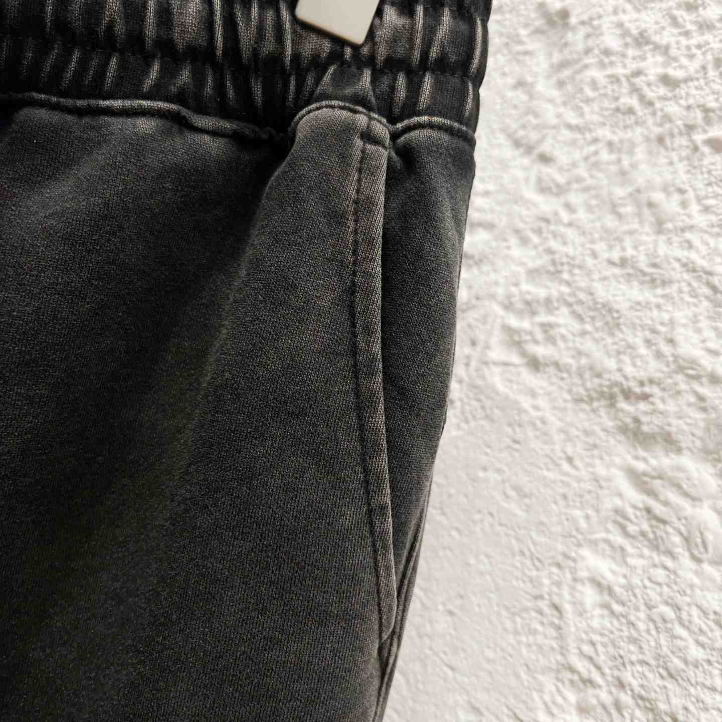 Prada Shorts    - DesignerGu