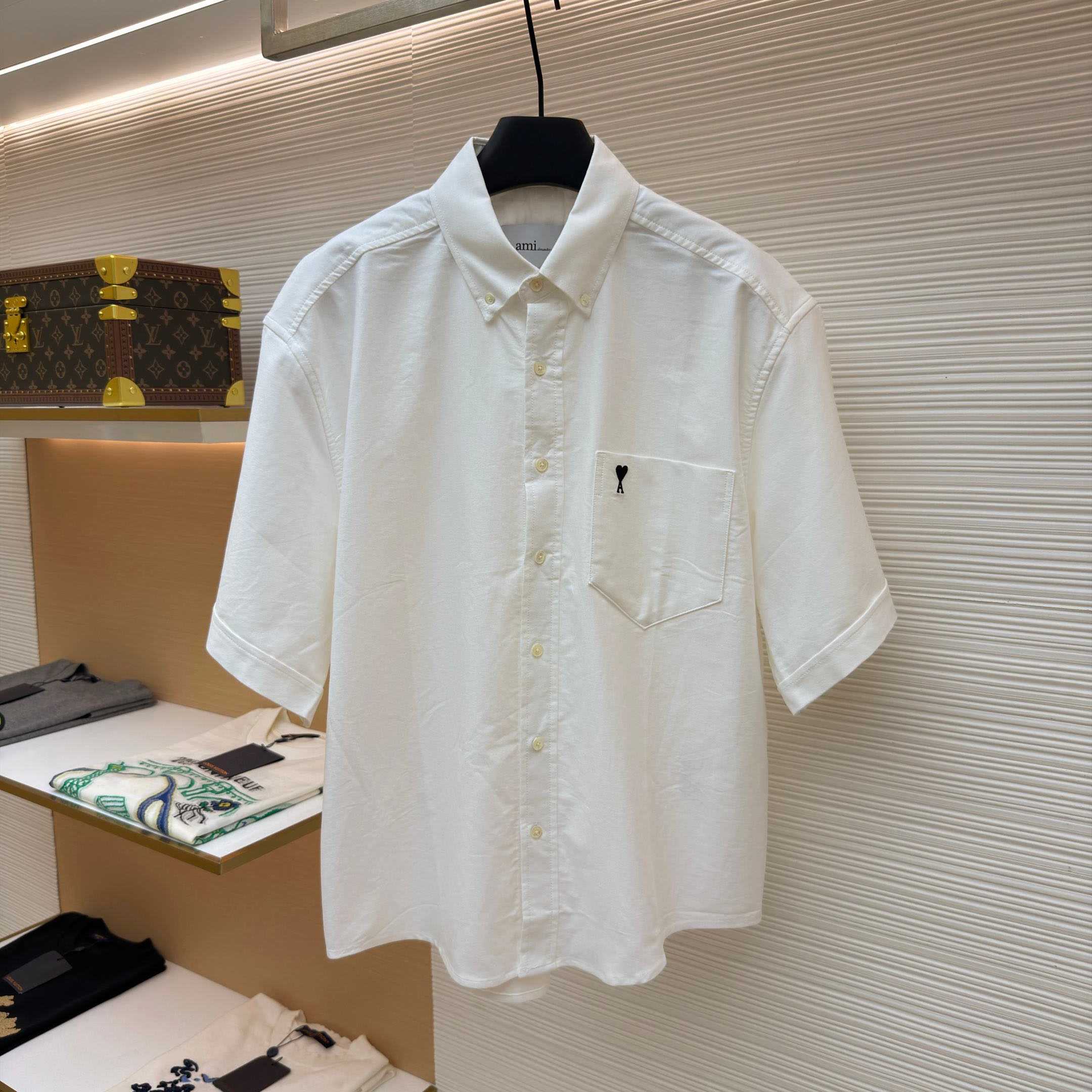 AMI Paris Ami Button-Down Short-Sleeve Shirt - DesignerGu