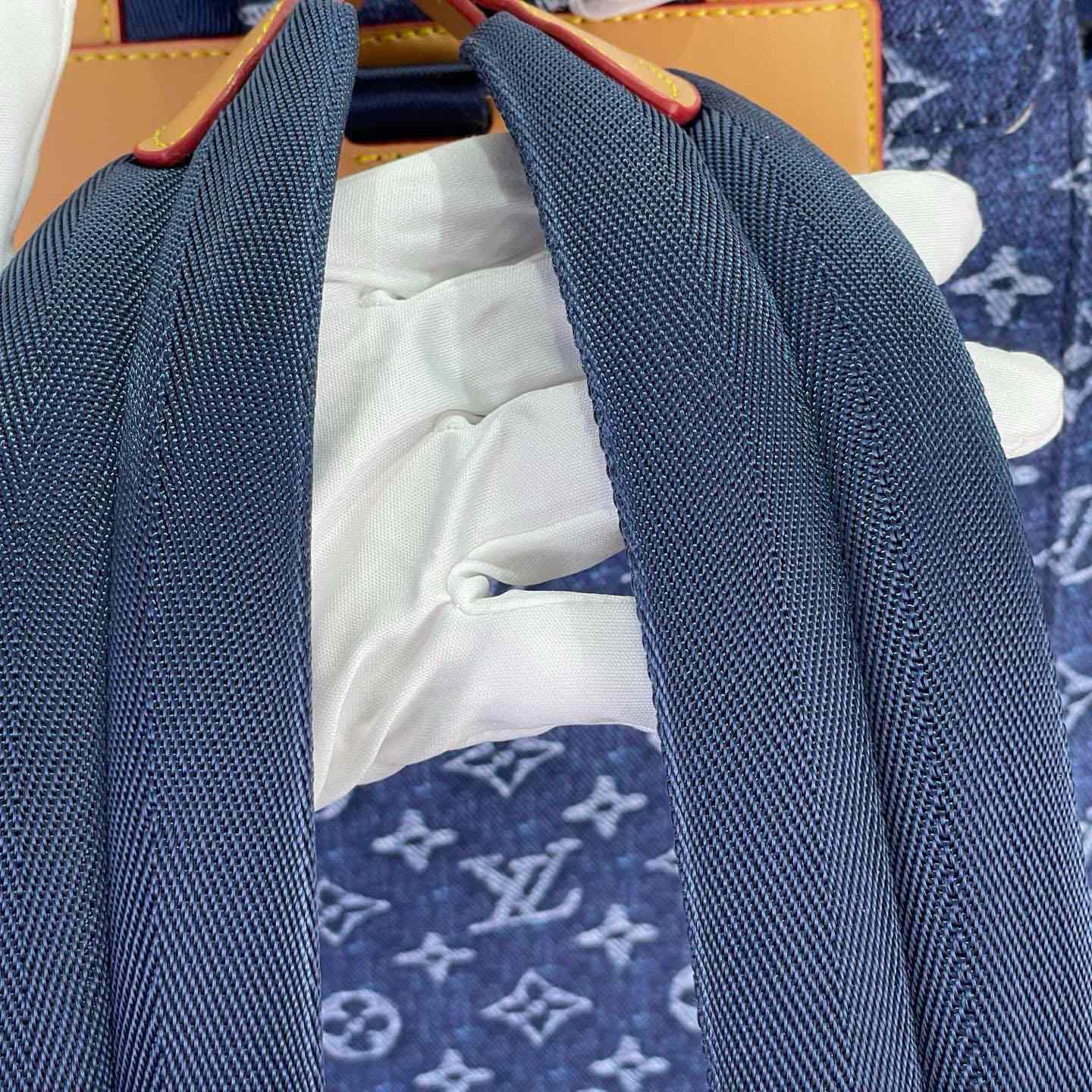  Louis Vuitton Christopher MM     M27554 - DesignerGu