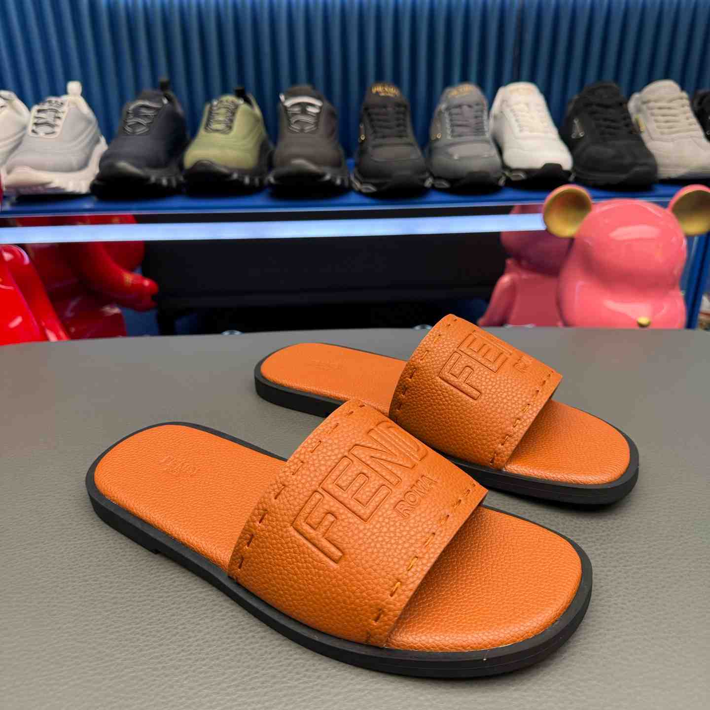 Fendi Roma Embossed-Logo Leather Sandals - DesignerGu