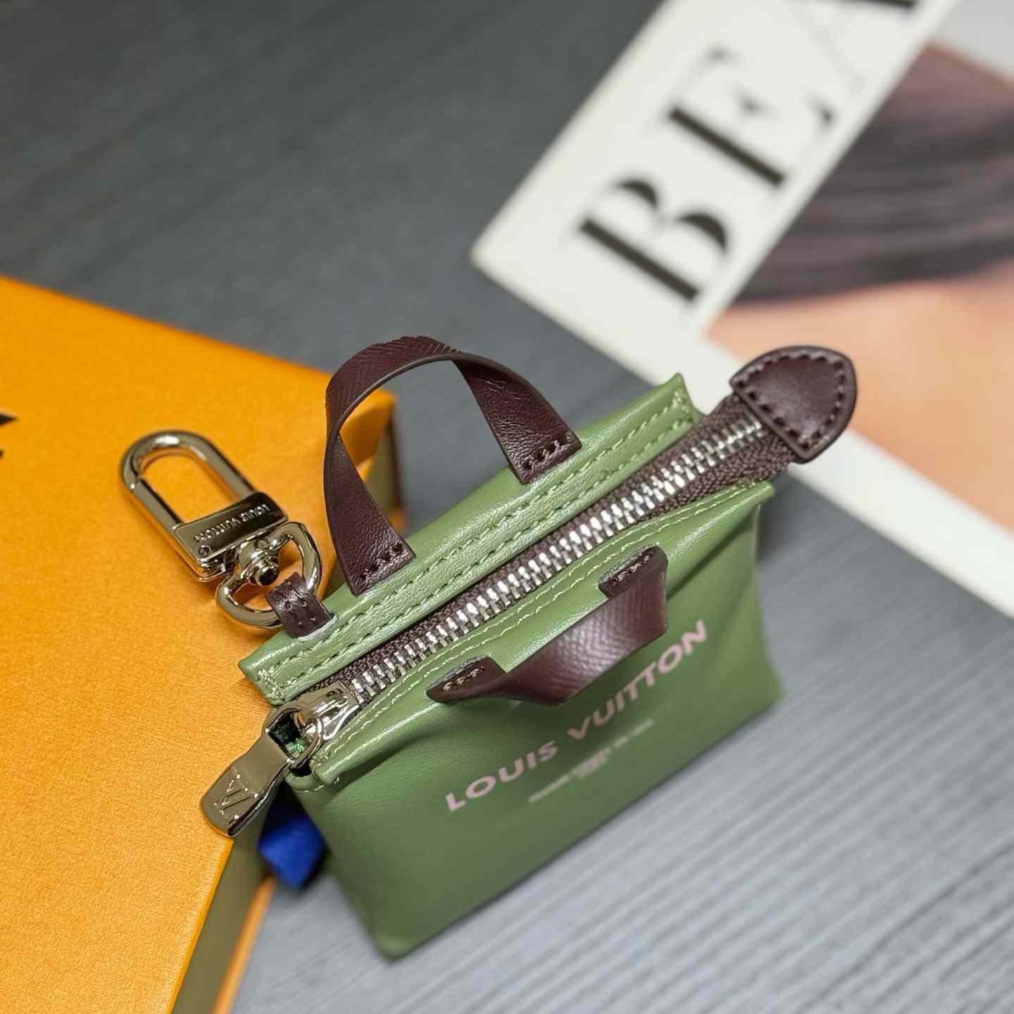Louis Vuitton LV Mini Shopper Bag Charm M03358 - DesignerGu