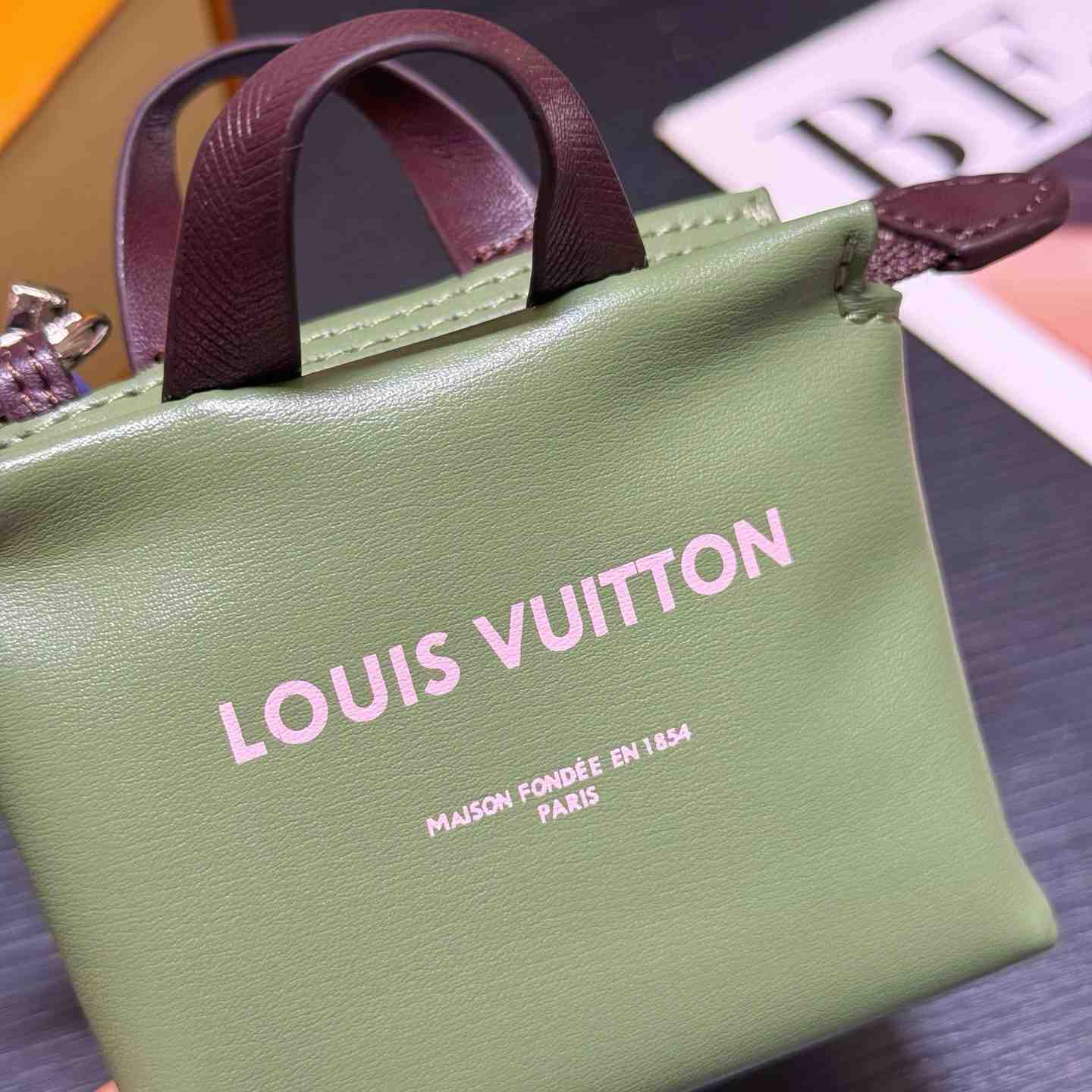 Louis Vuitton LV Mini Shopper Bag Charm M03358 - DesignerGu