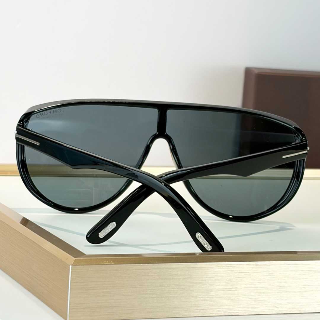 Tom Ford TF1182 Sunglasses - DesignerGu