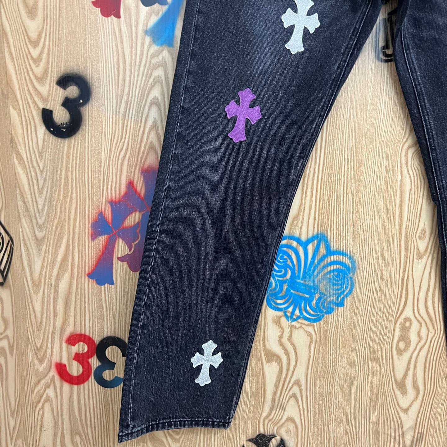 Chrome Hearts Levi’s Cross Patch Jeans - DesignerGu