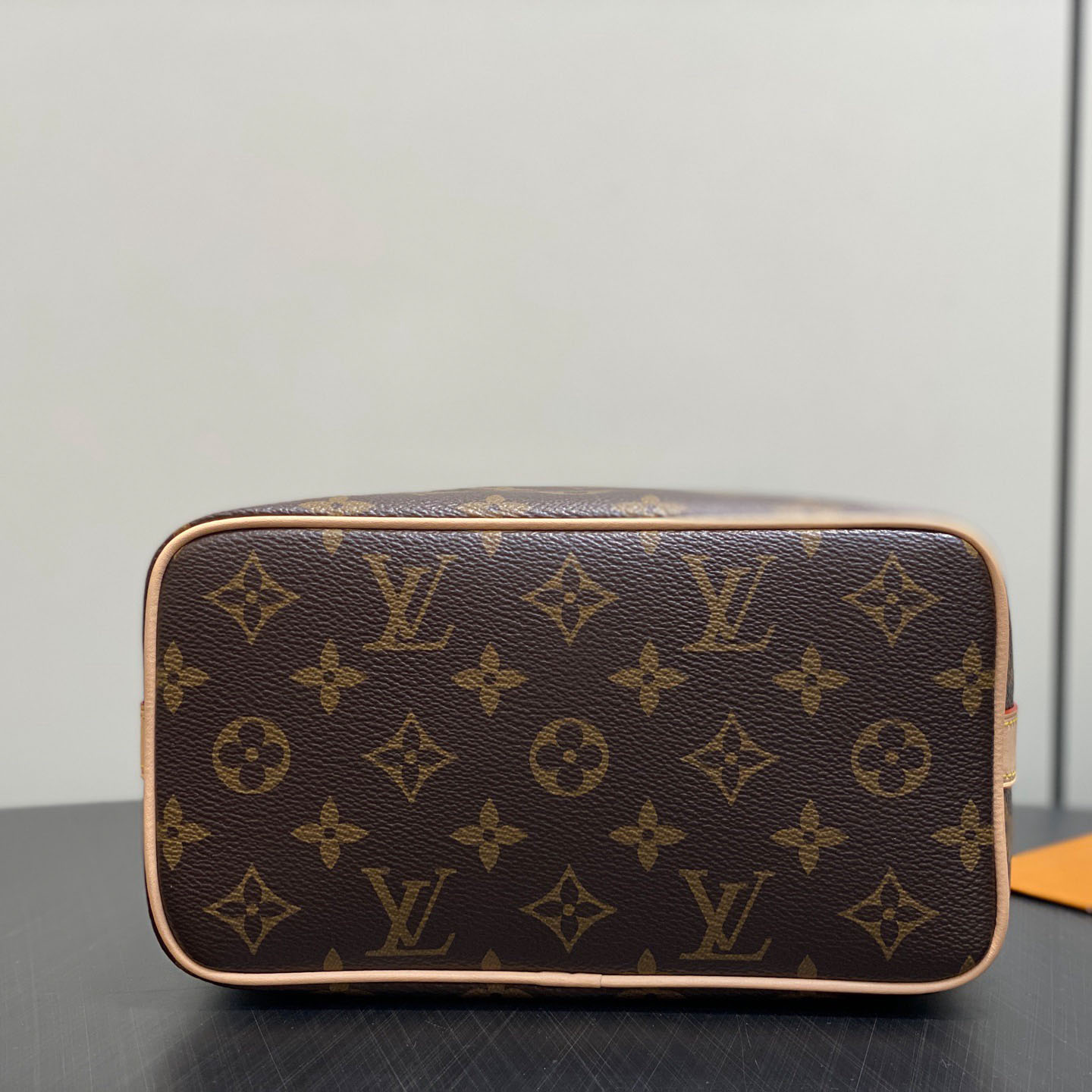 Louis Vuitton Cruiser Toiletry Bag M15350 - DesignerGu
