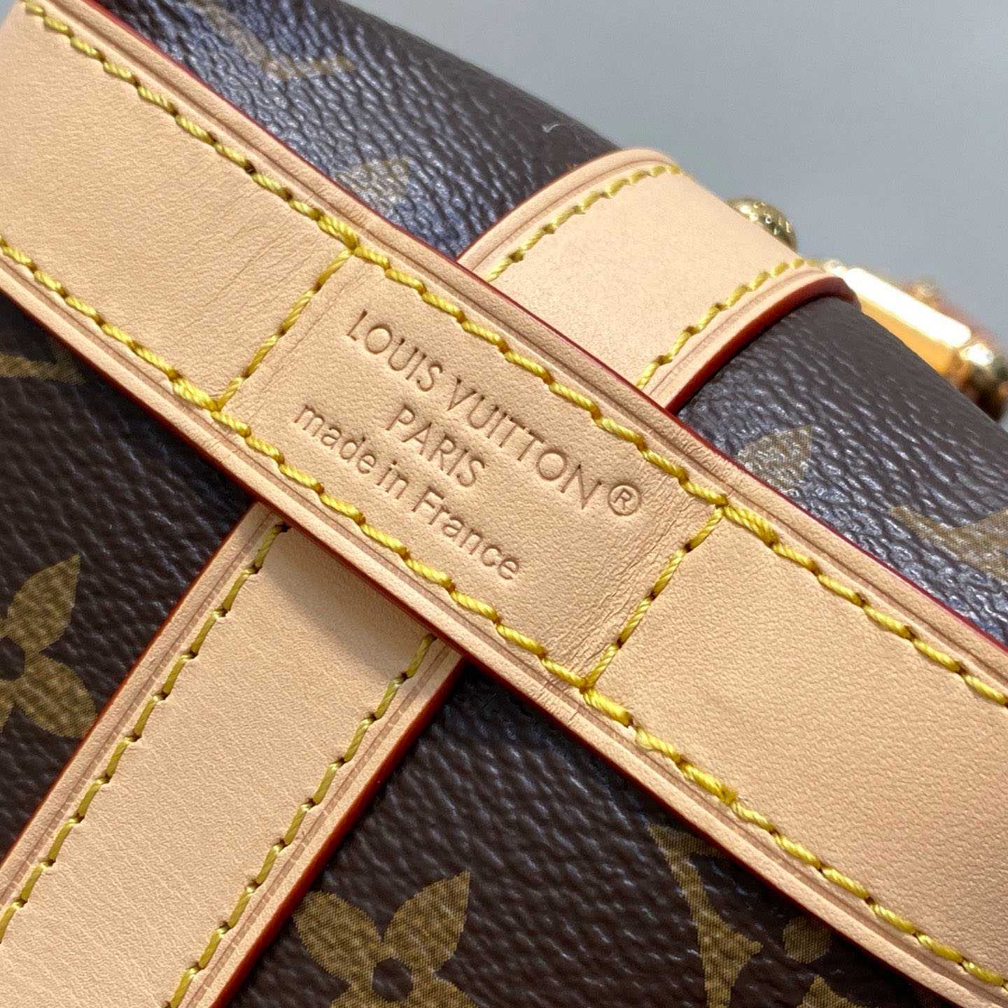 Louis Vuitton Cruiser Toiletry Bag M15350 - DesignerGu