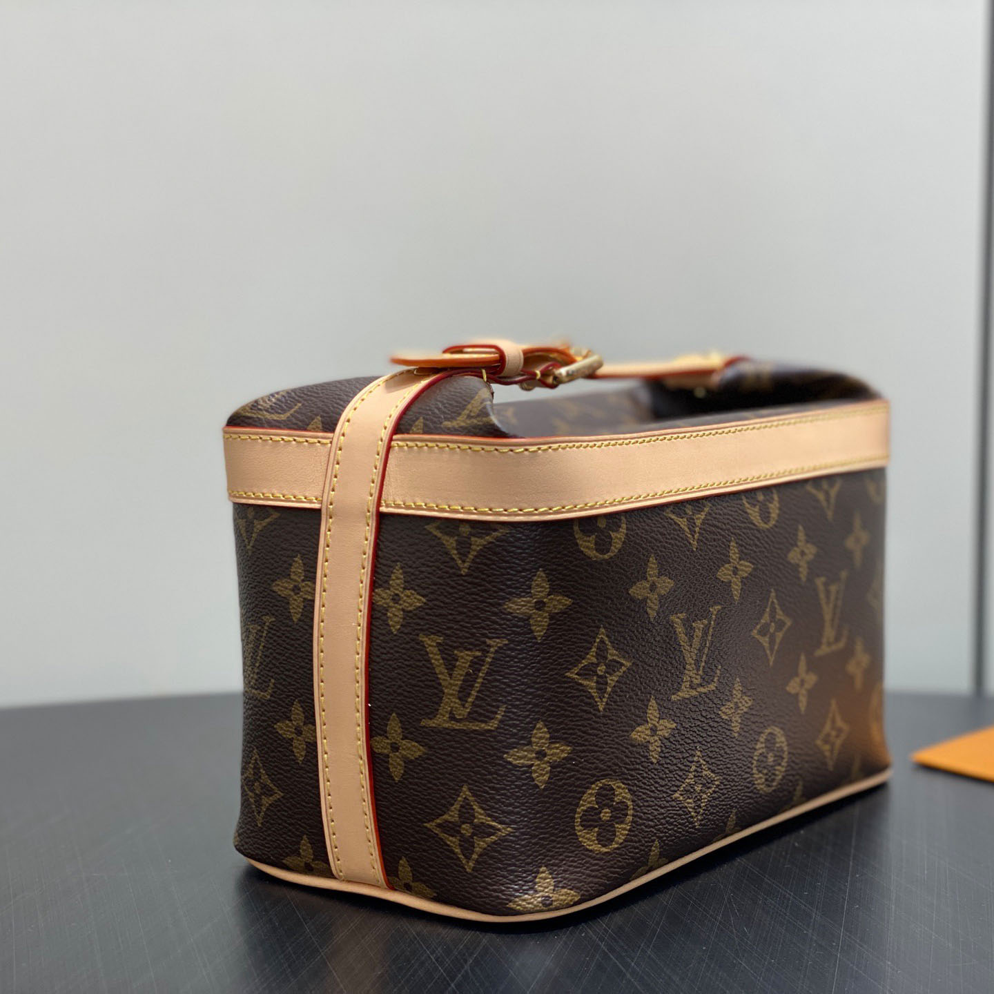 Louis Vuitton Cruiser Toiletry Bag M15350 - DesignerGu