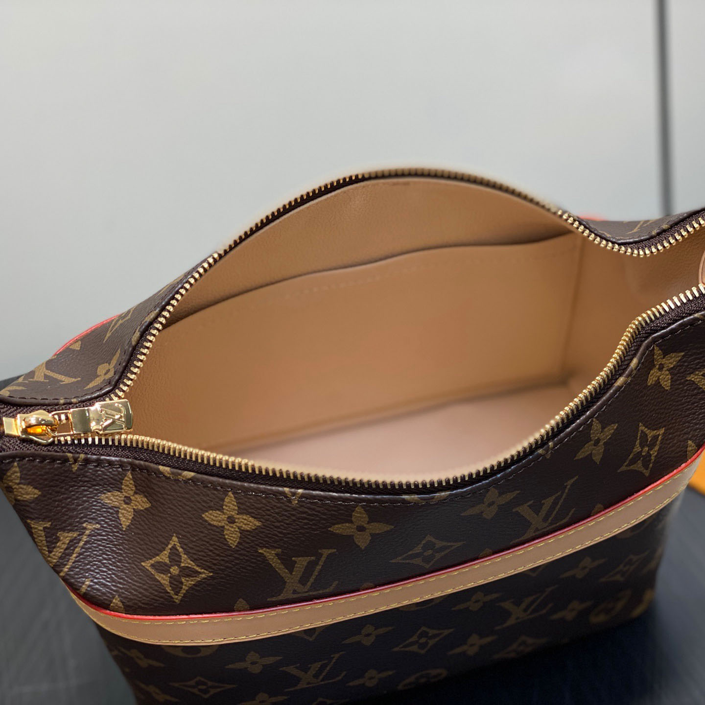 Louis Vuitton Cruiser Toiletry Bag M15350 - DesignerGu