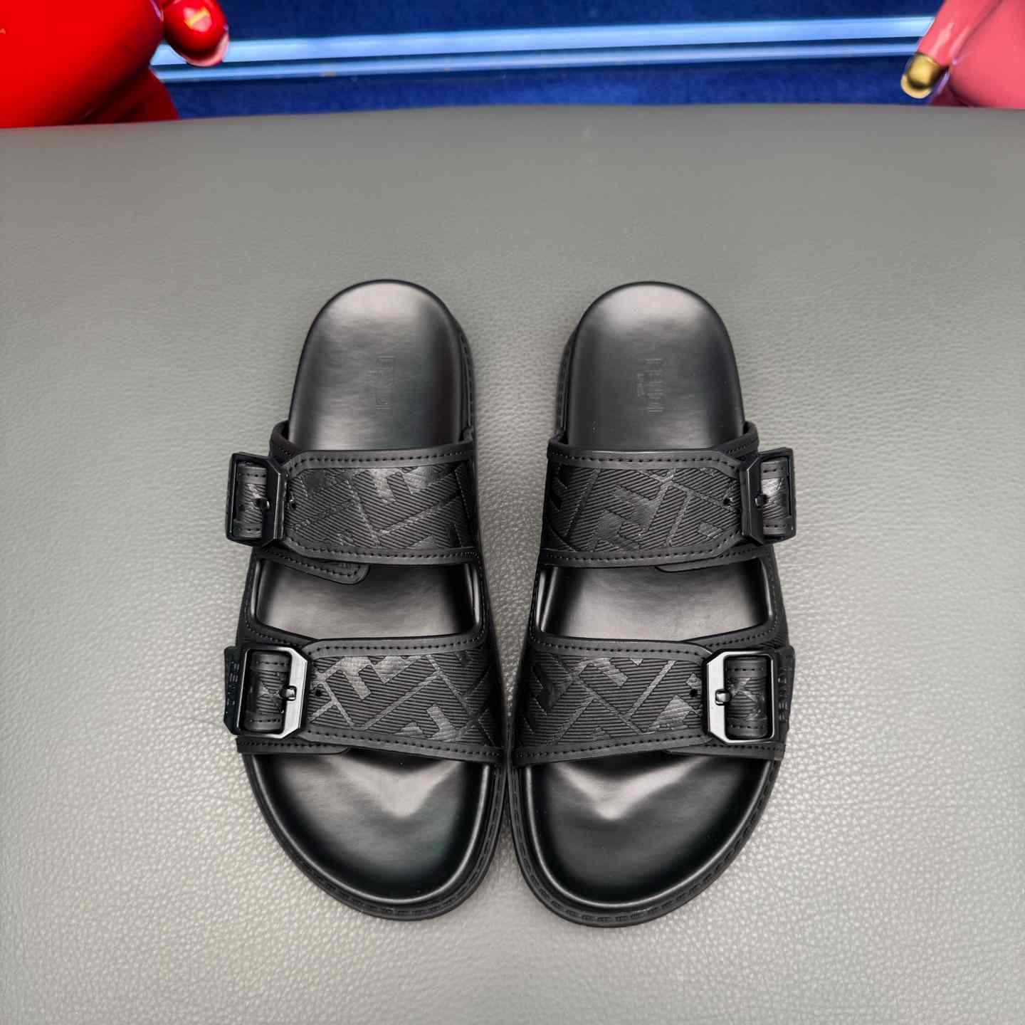 Fendi Feel Logo Sandals - DesignerGu