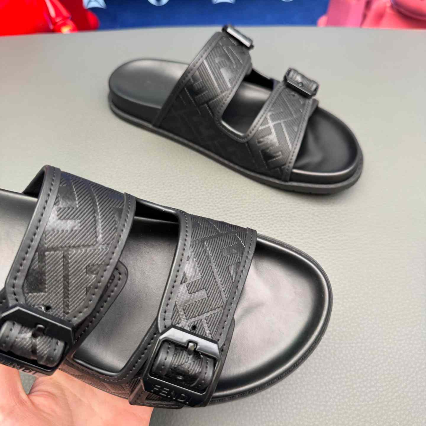 Fendi Feel Logo Sandals - DesignerGu