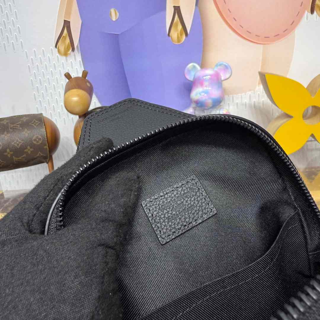 Louis Vuitton Avenue Slingbag PM   M15255 - DesignerGu